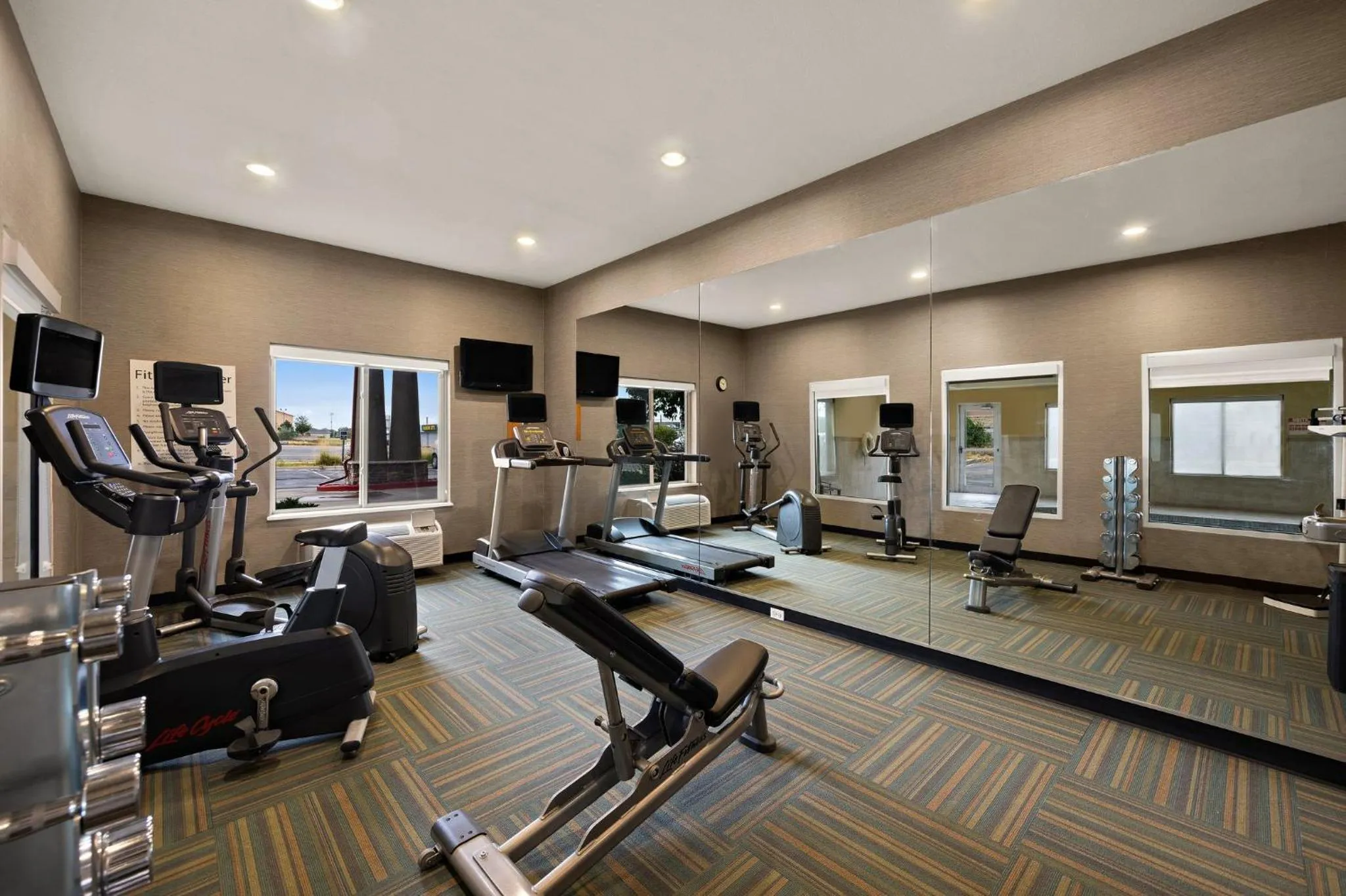 Fitness centre/facilities in Holiday Inn Express Hotel & Suites Limon I-70/Exit 359 by IHG