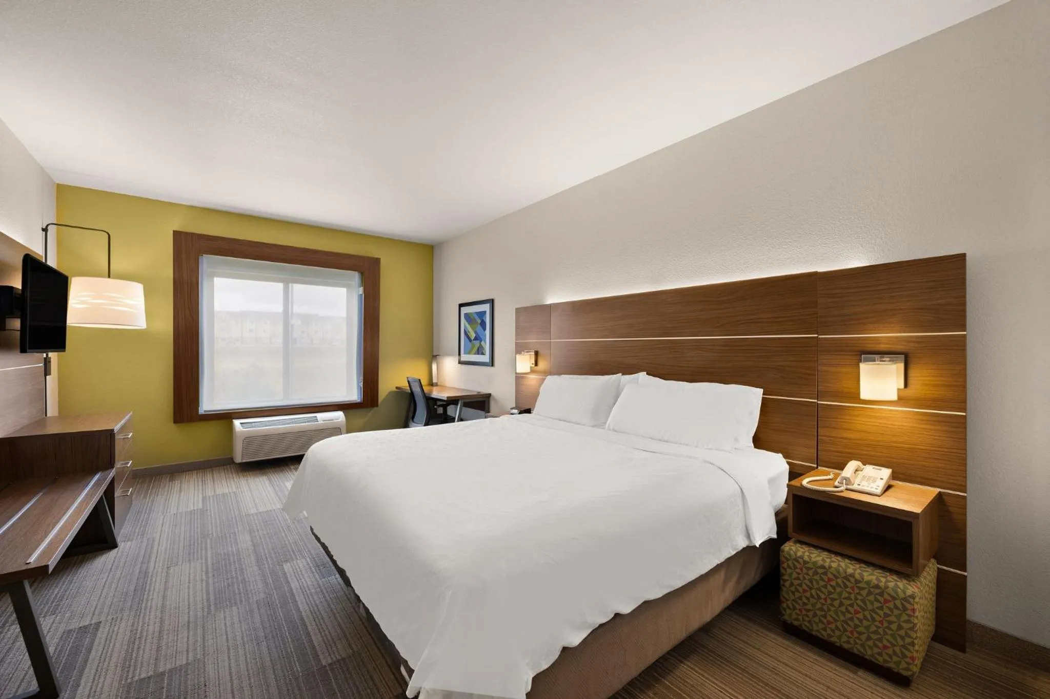 Photo of the whole room, Bed in Holiday Inn Express Hotel & Suites Limon I-70/Exit 359 by IHG