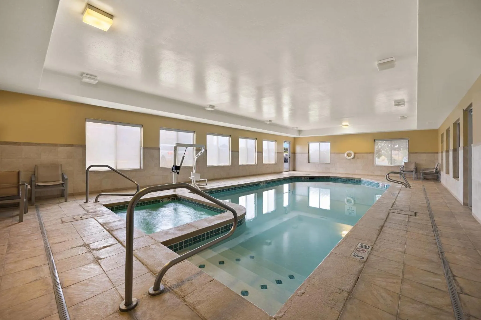 Swimming pool in Holiday Inn Express Hotel & Suites Limon I-70/Exit 359 by IHG