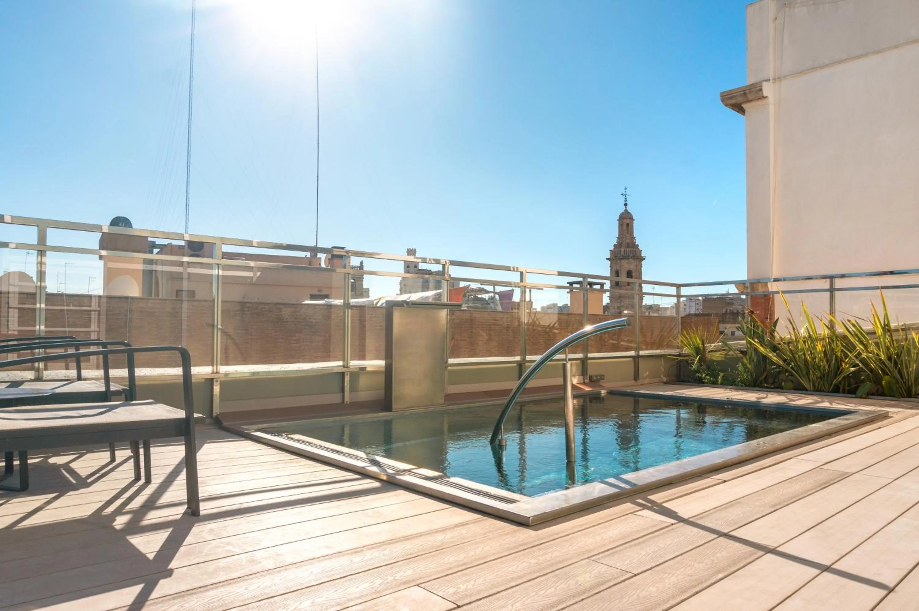 Swimming pool in The Valentia Cabillers