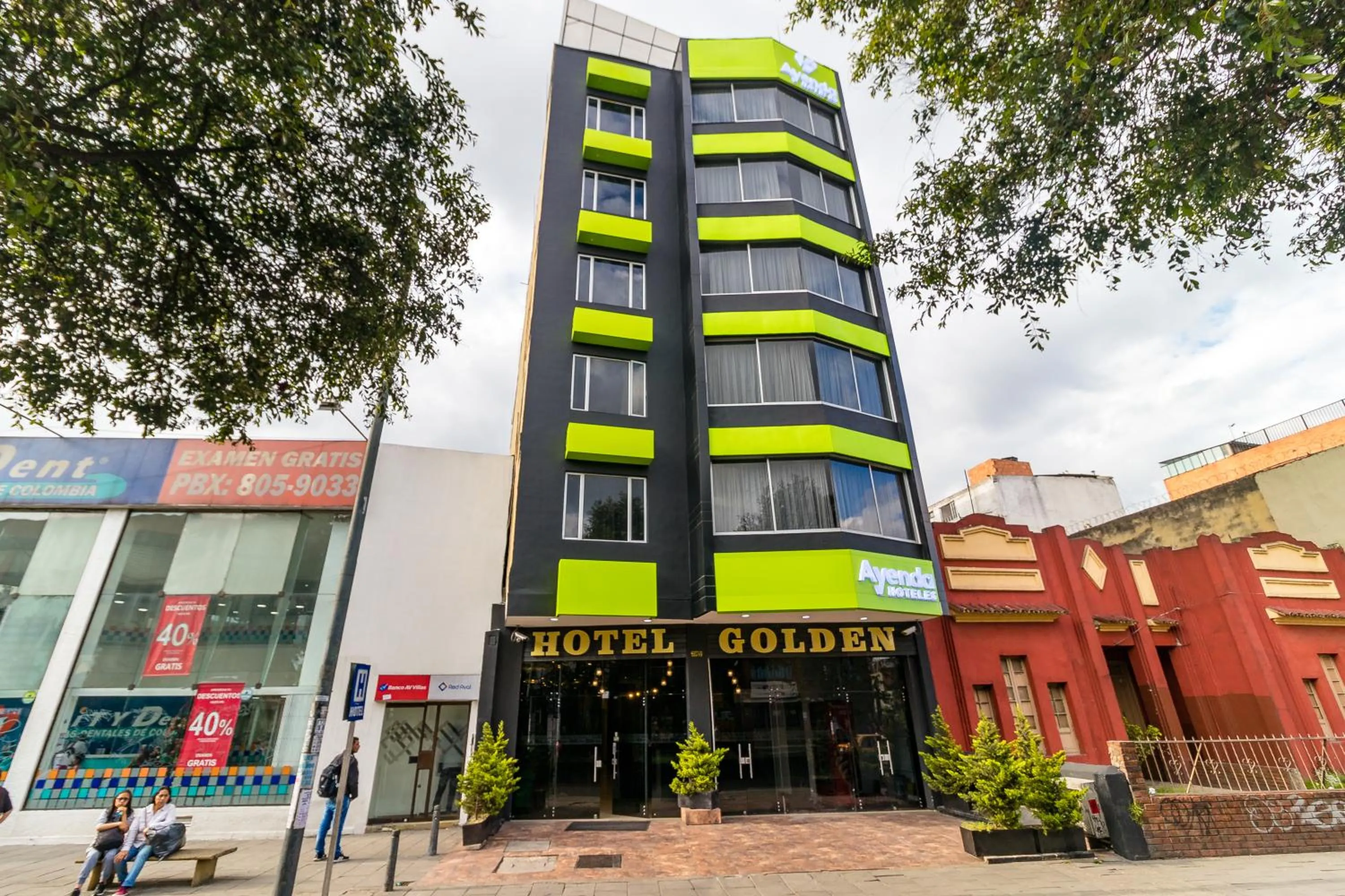 Property building in Ayenda 1063 Golden