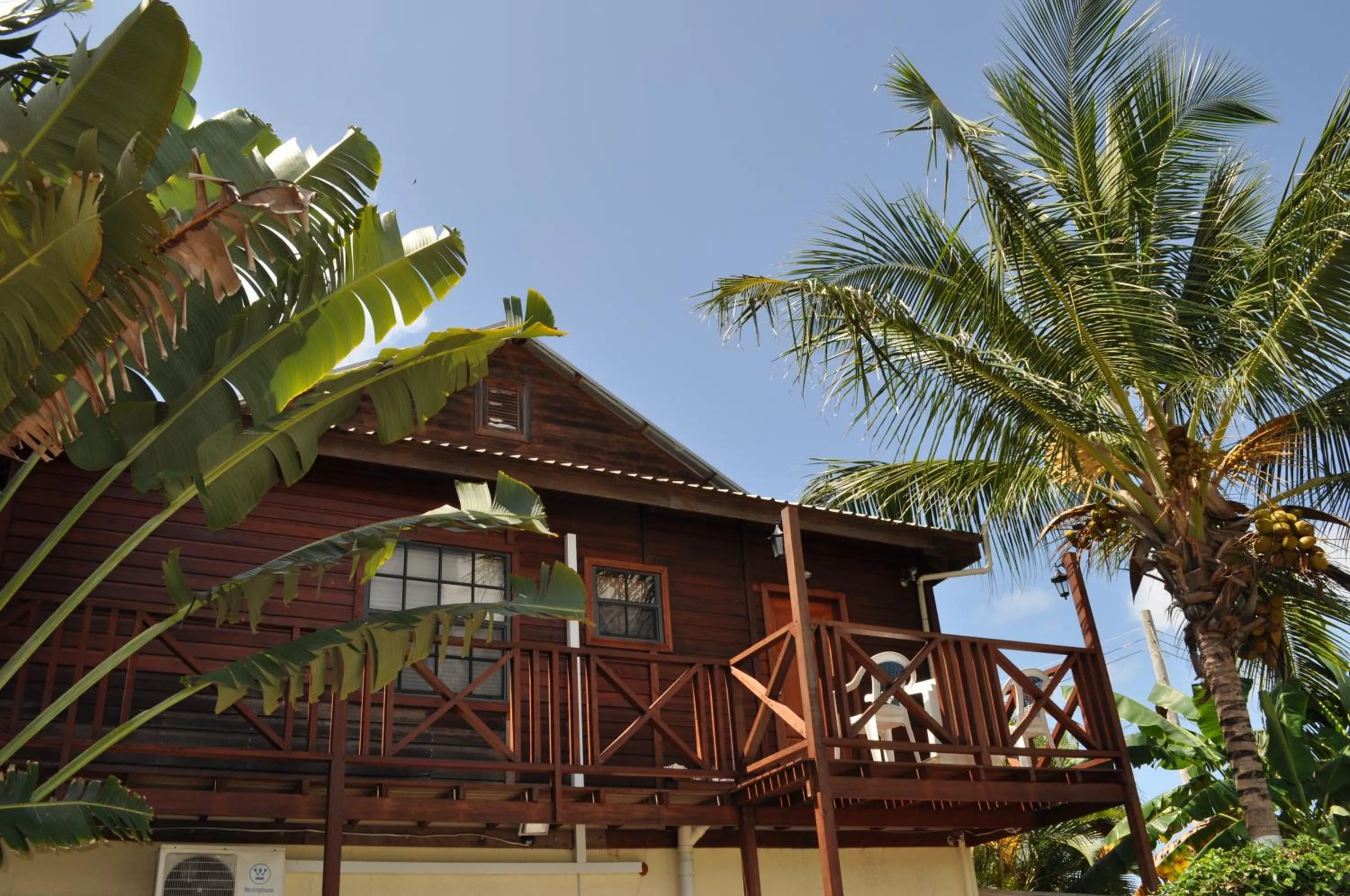 Balcony/Terrace in White Coconut Studio