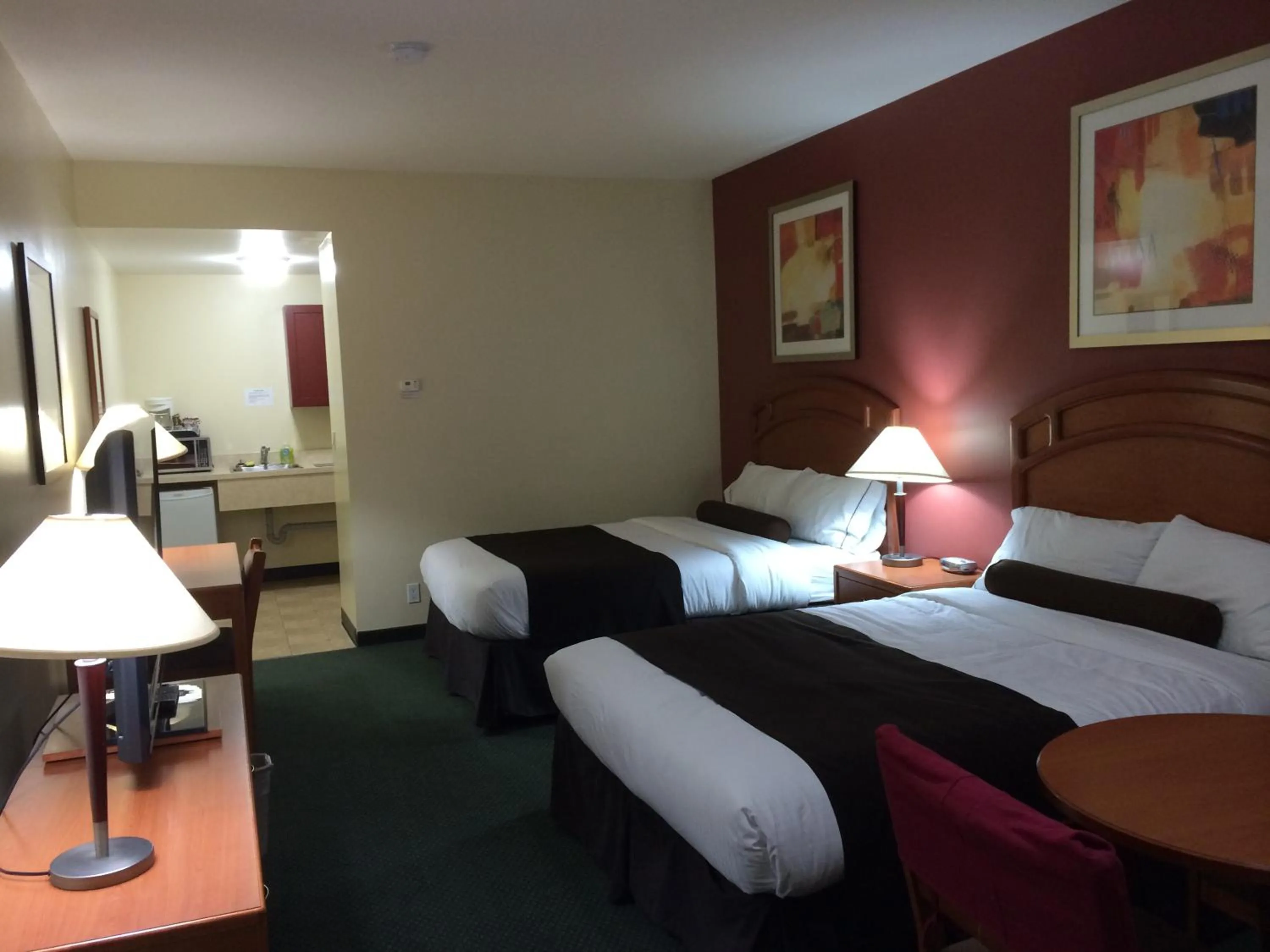 Photo of the whole room, Bed in Western Valley Inn