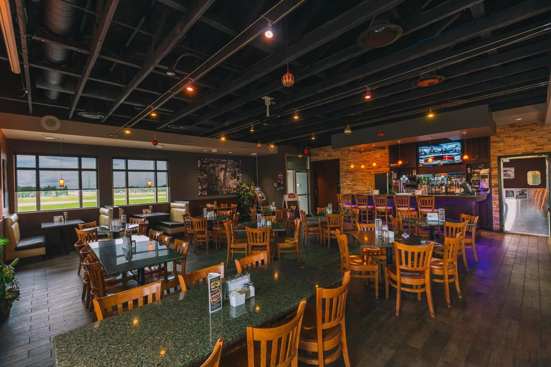 Restaurant/places to eat in Western Valley Inn