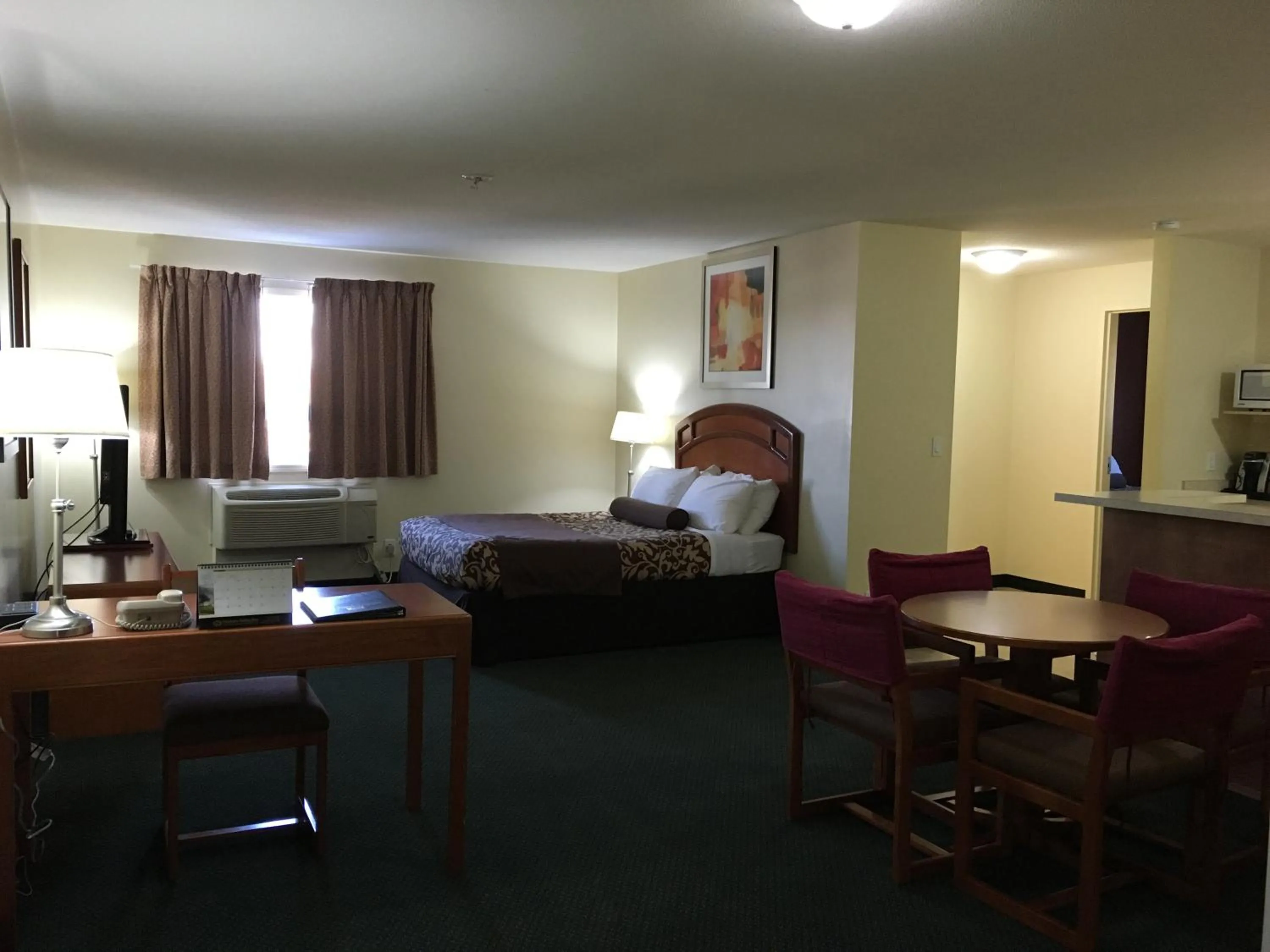 Photo of the whole room, Bed in Western Valley Inn