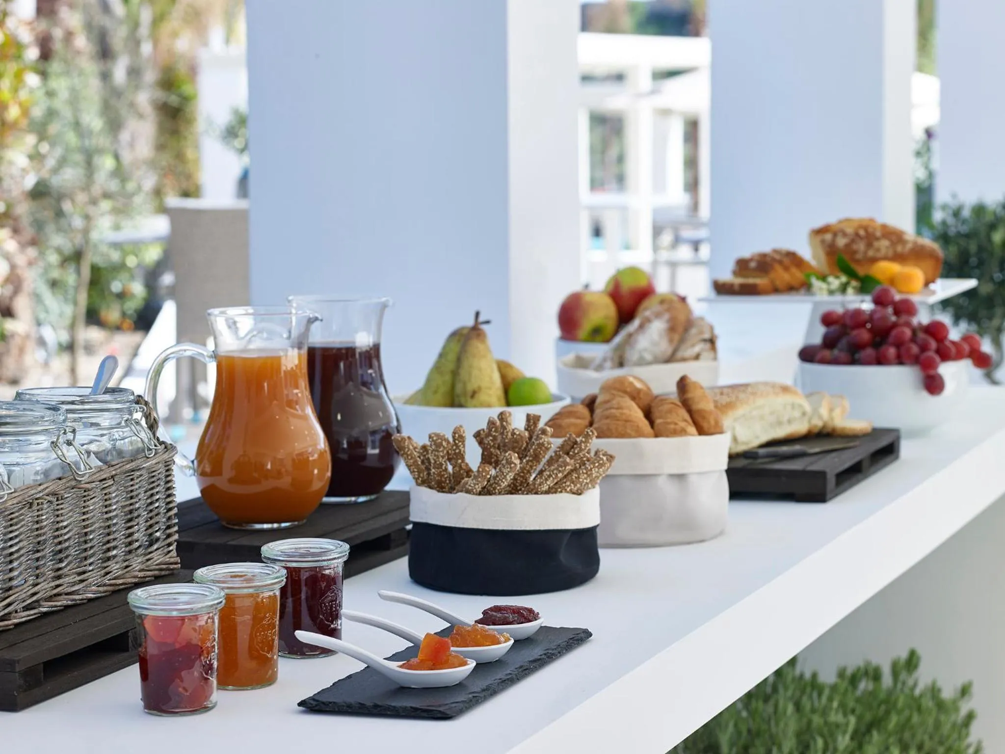 Restaurant/places to eat in Aurora Santorini