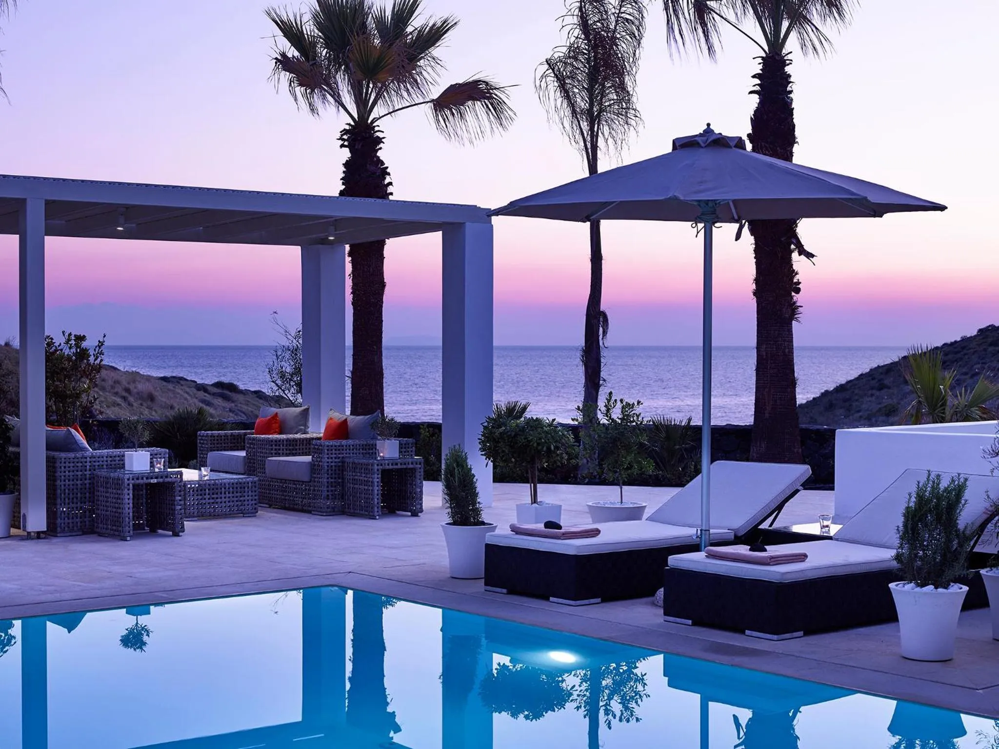 Swimming pool in Aurora Santorini