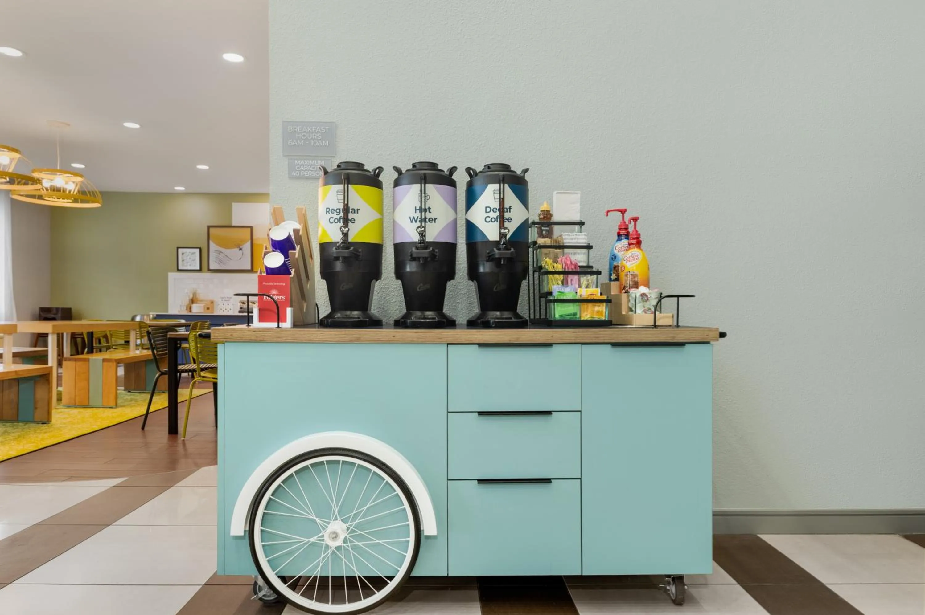 Coffee/tea facilities in Spark by Hilton Indianapolis Northeast Fishers