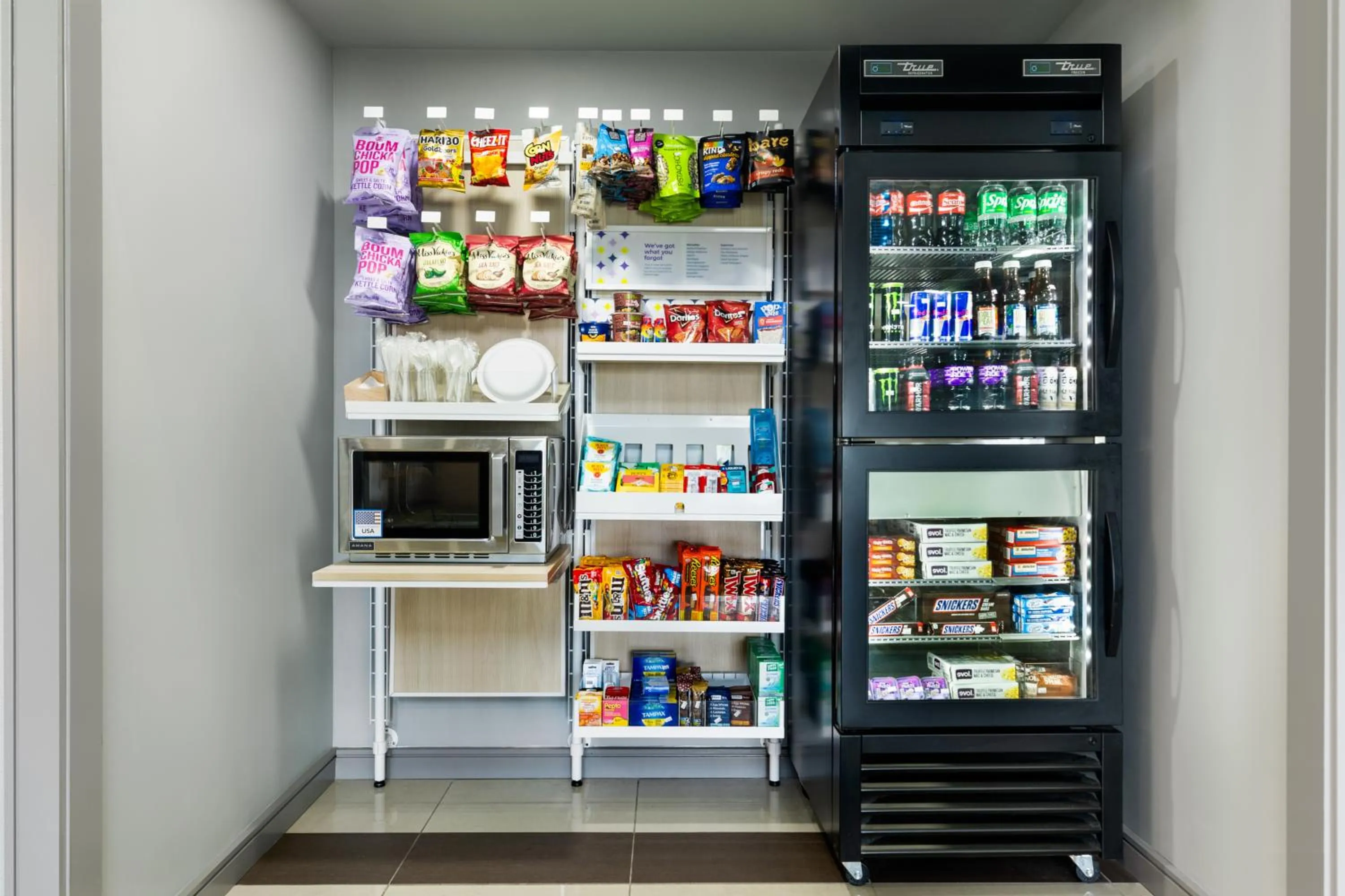 On-site shops in Spark by Hilton Indianapolis Northeast Fishers