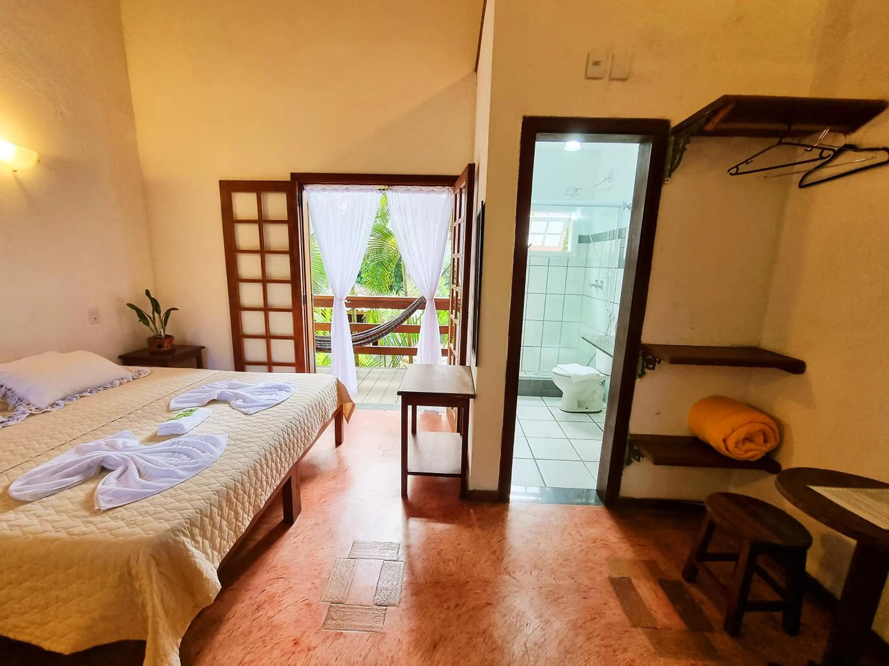 Photo of the whole room, Bed in Pousada Rumo dos Ventos