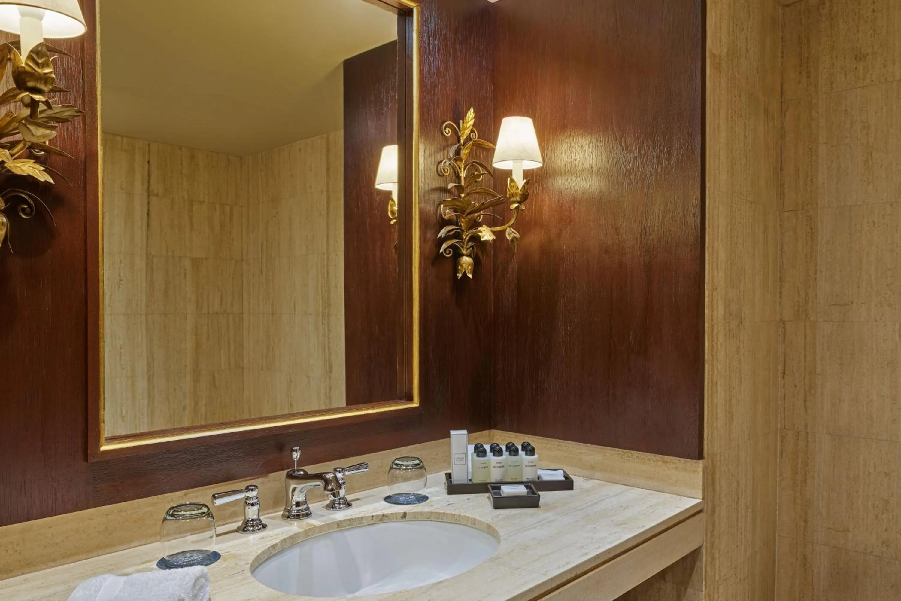 Bathroom in Palacio del Inka, a Luxury Collection Hotel, Cusco