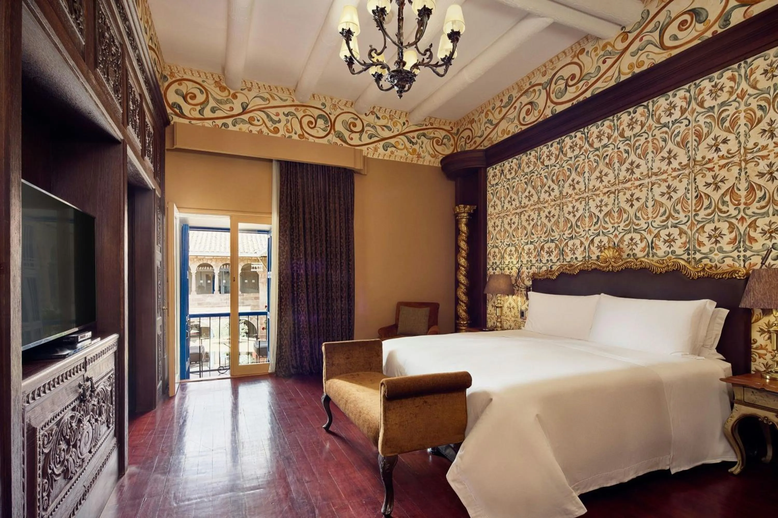 Bedroom, Bed in Palacio del Inka, a Luxury Collection Hotel, Cusco