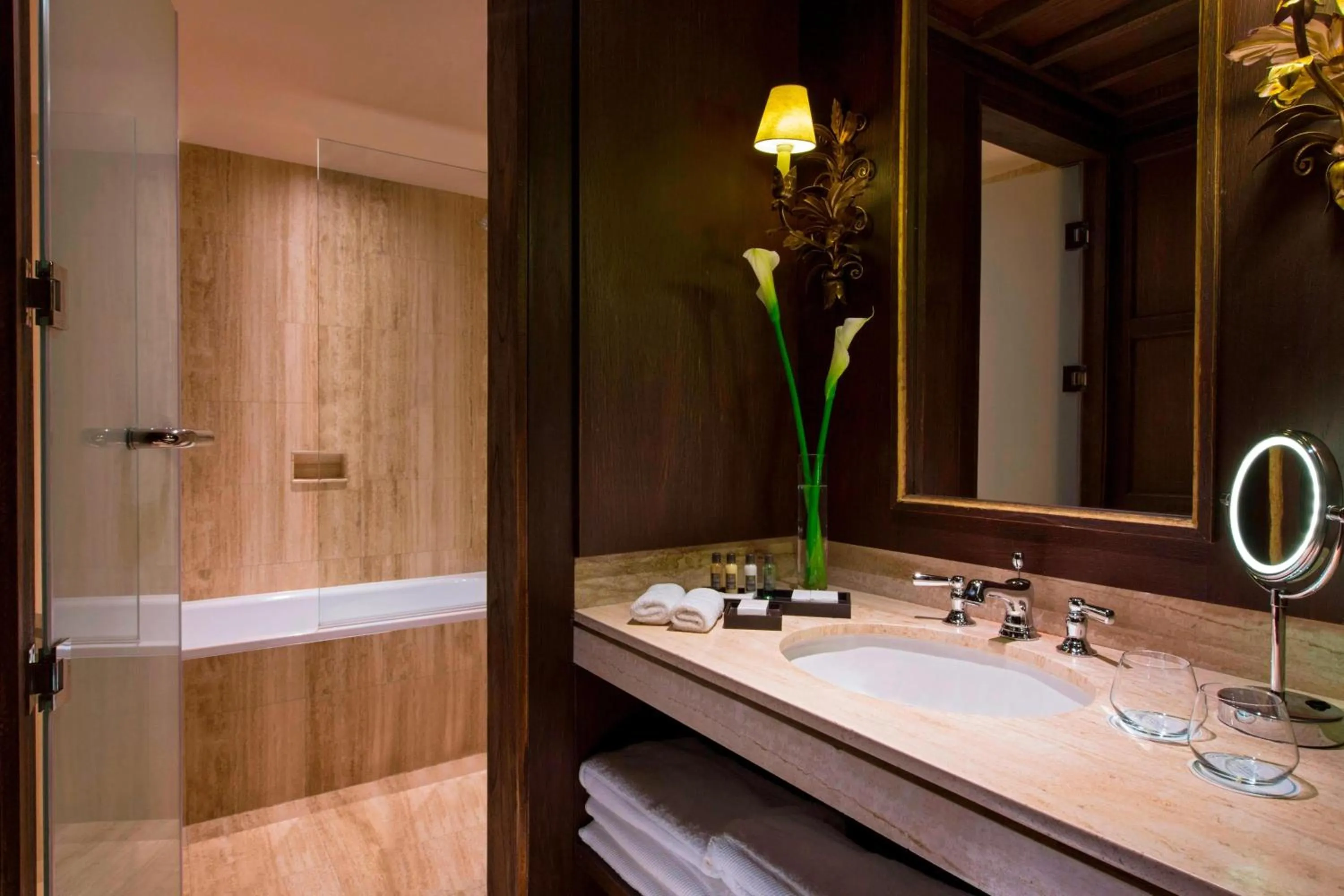 Bathroom in Palacio del Inka, a Luxury Collection Hotel, Cusco