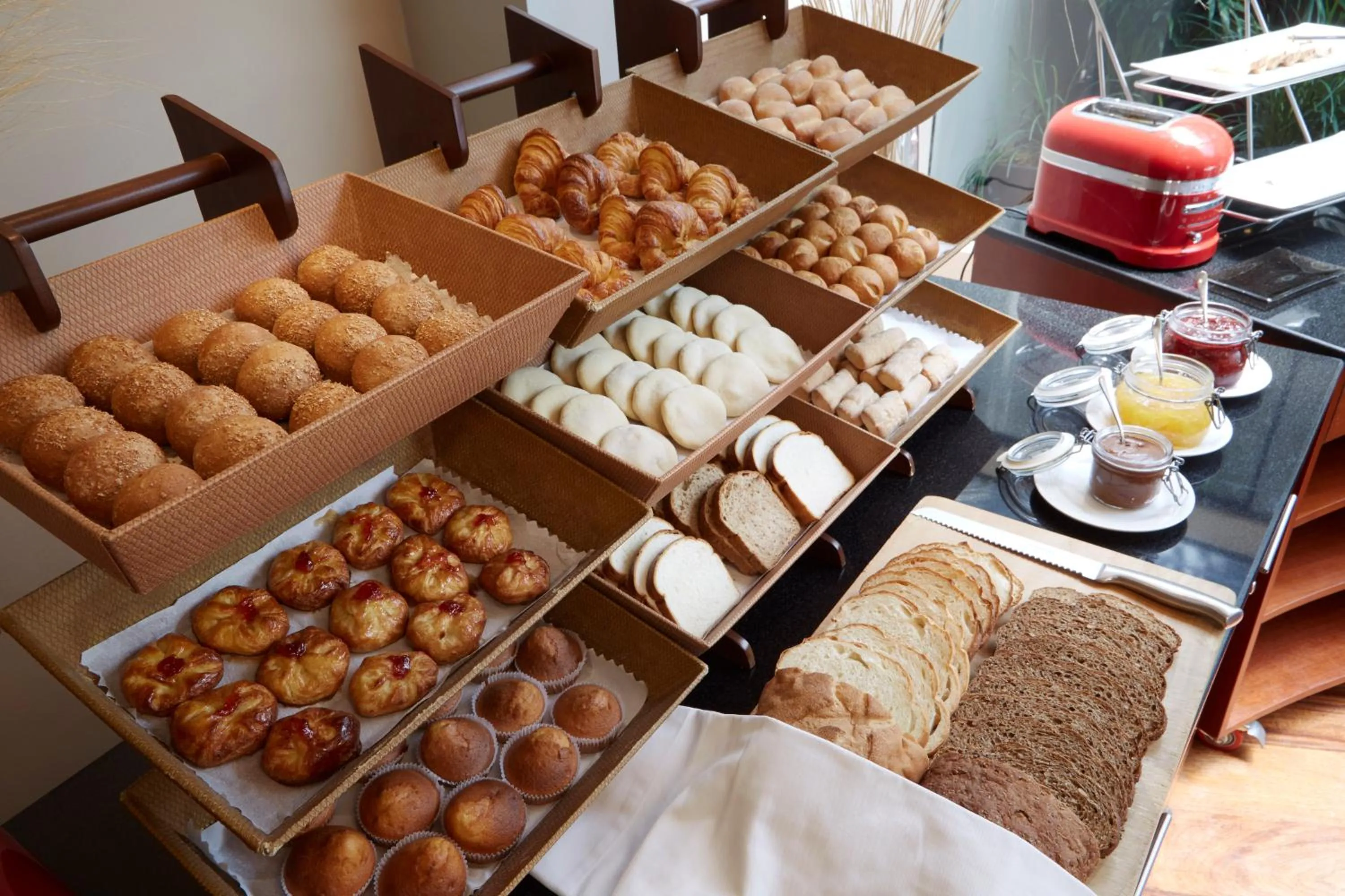 Restaurant/places to eat in BTH Hotel Lima Golf