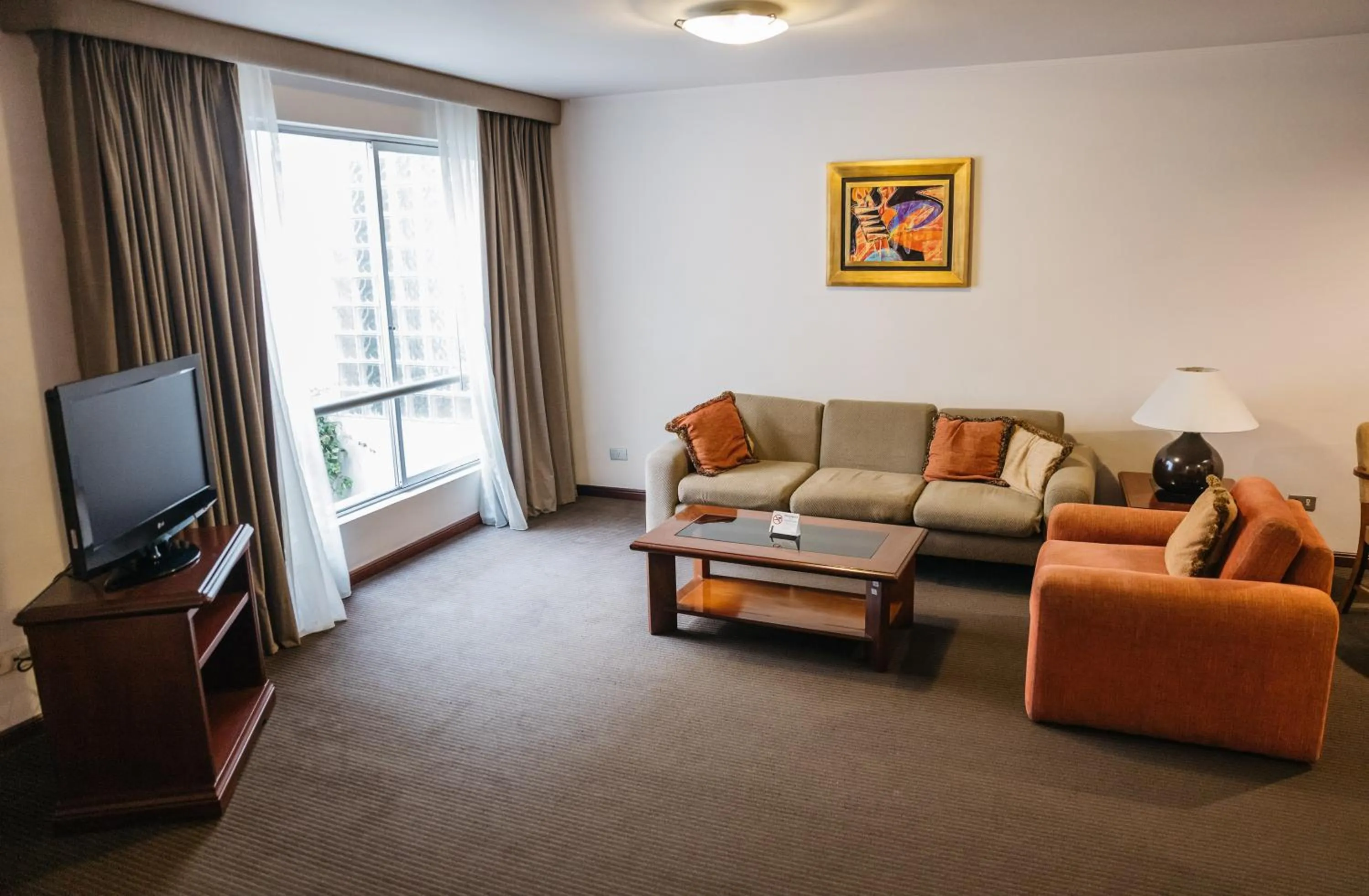 Photo of the whole room in BTH Hotel Lima Golf