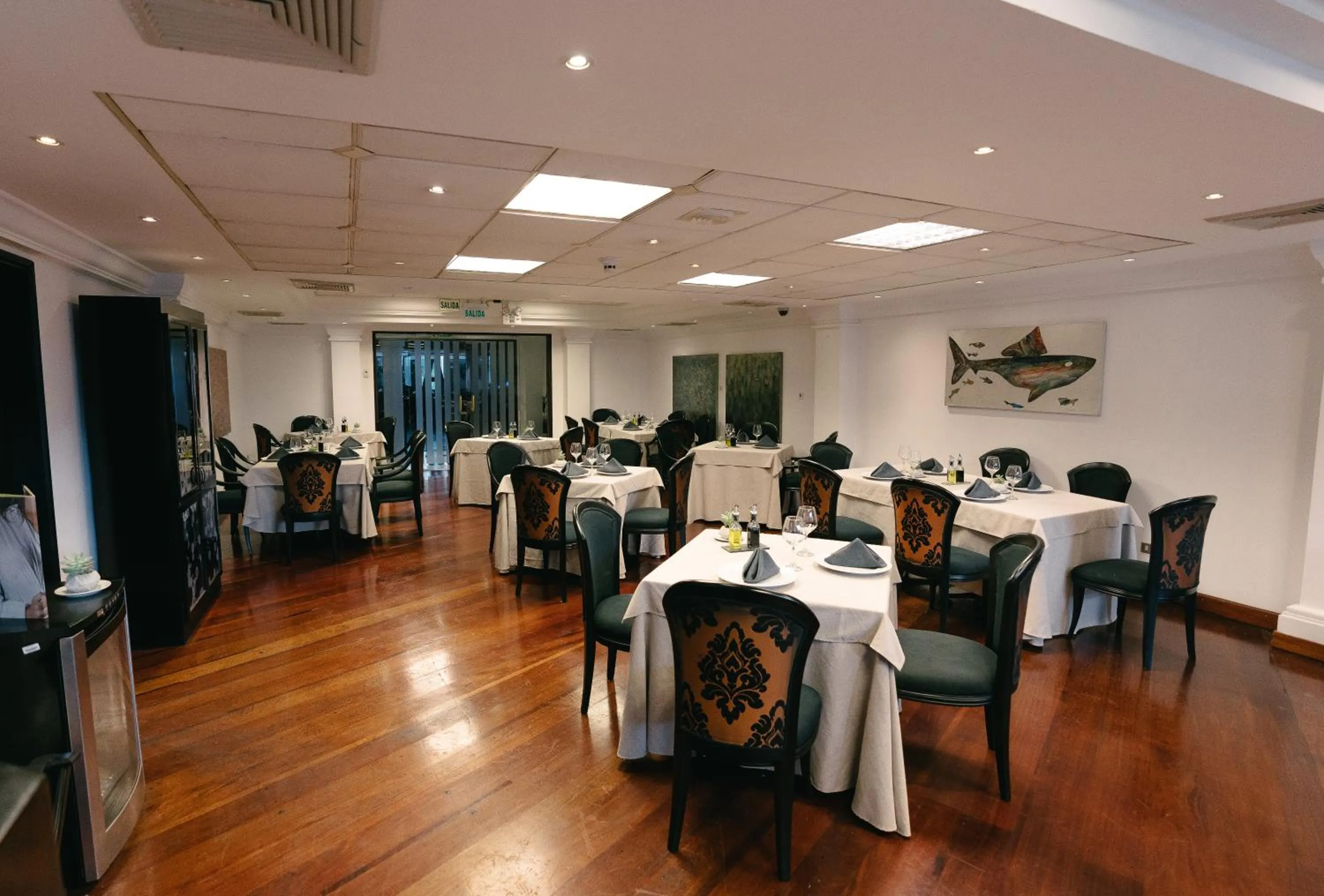 Restaurant/places to eat in BTH Hotel Lima Golf