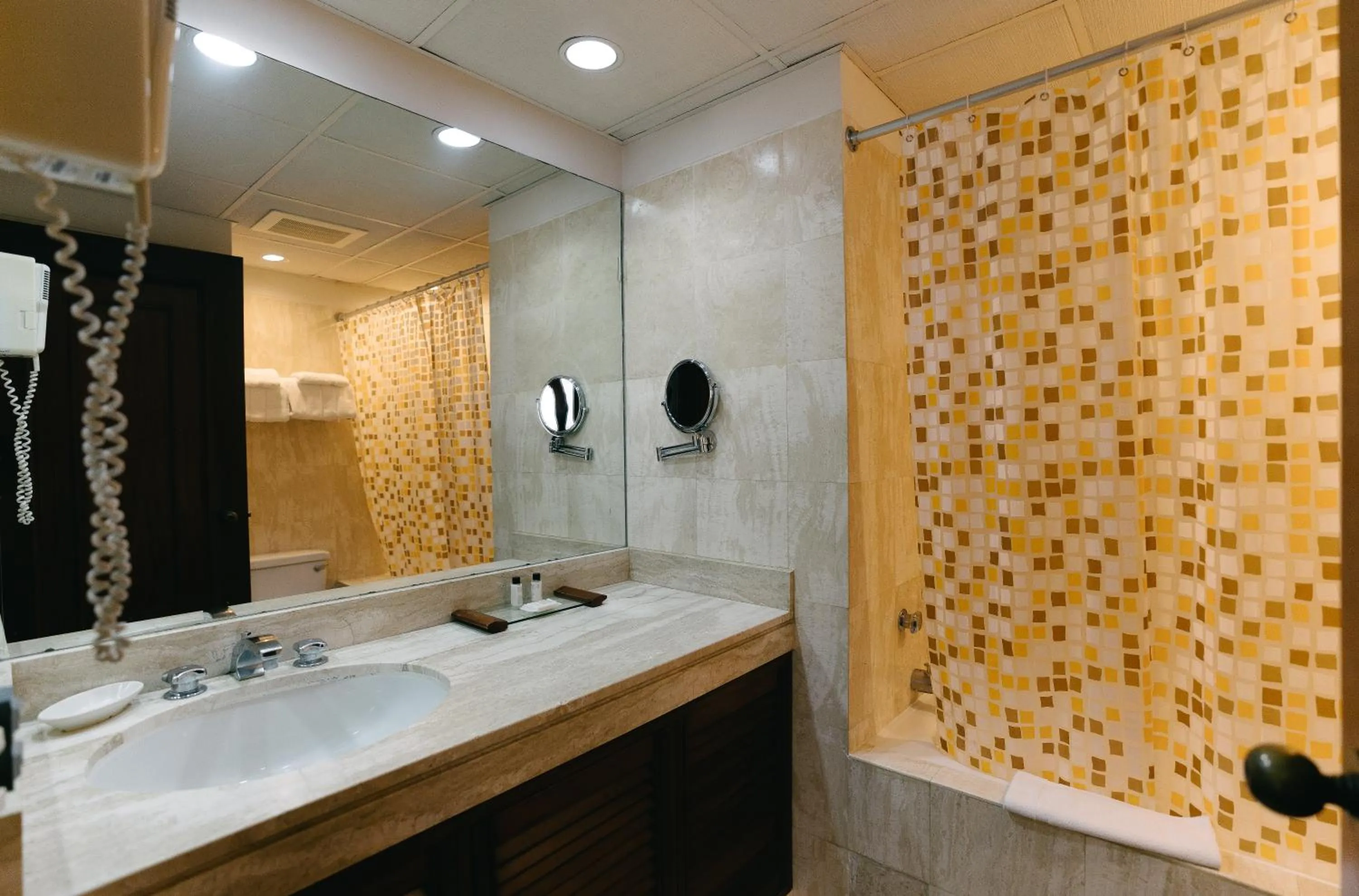 Bathroom in BTH Hotel Lima Golf