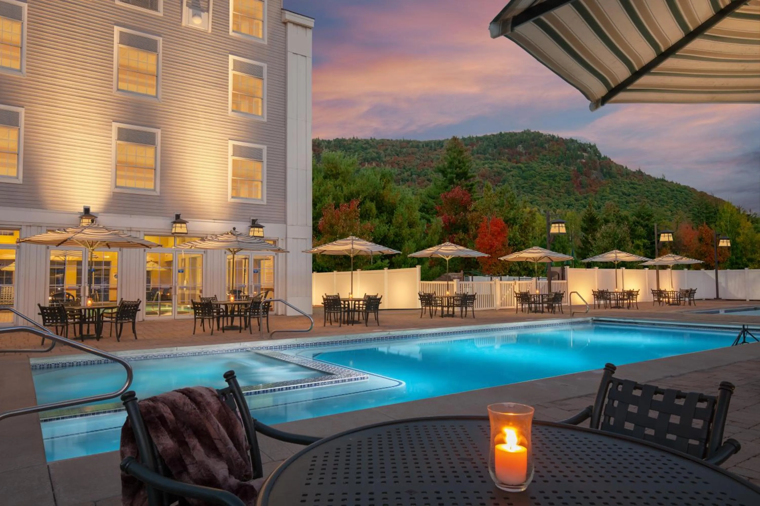 Swimming pool in North Conway Grand Hotel