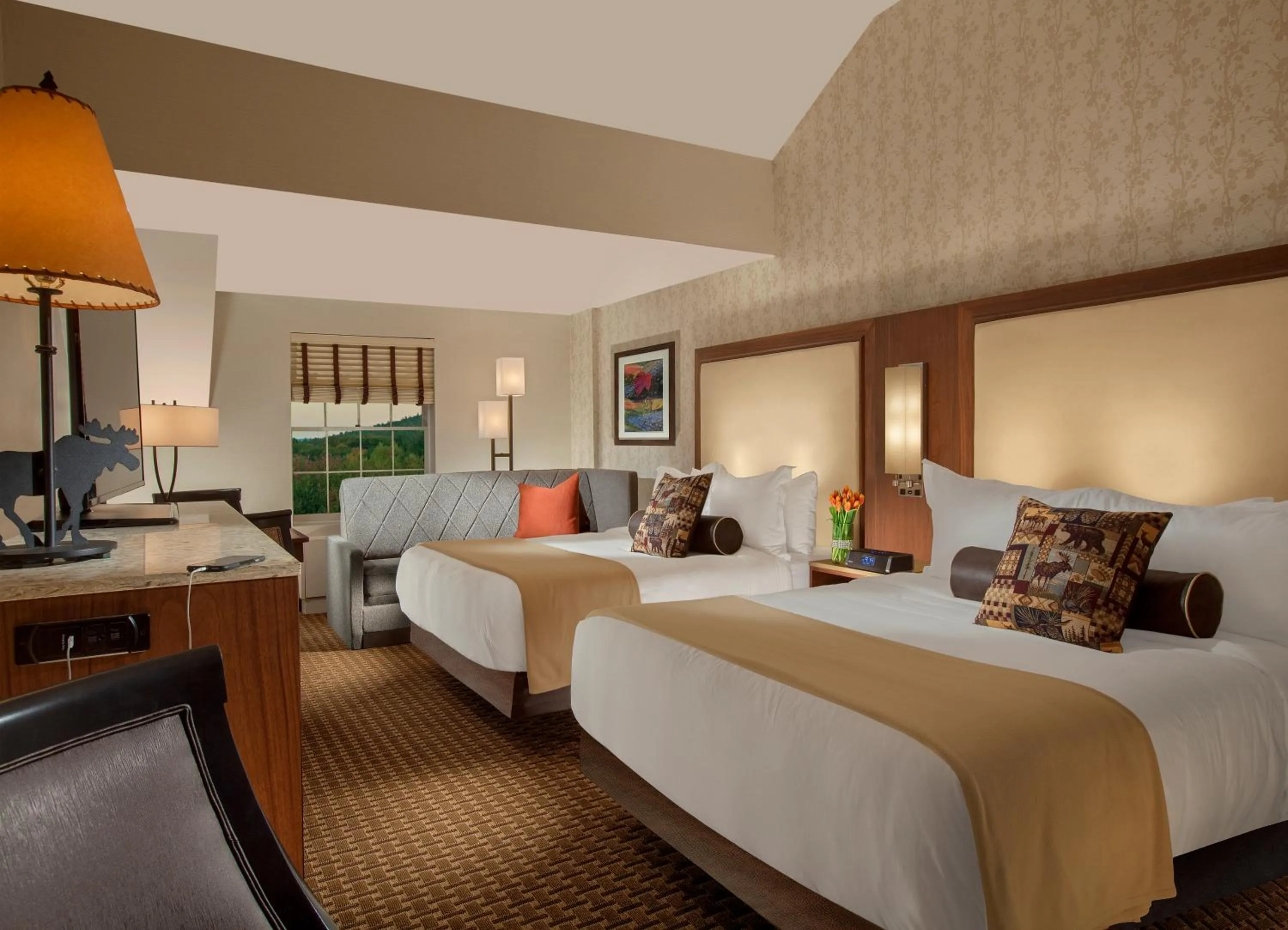 Photo of the whole room, Bed in North Conway Grand Hotel