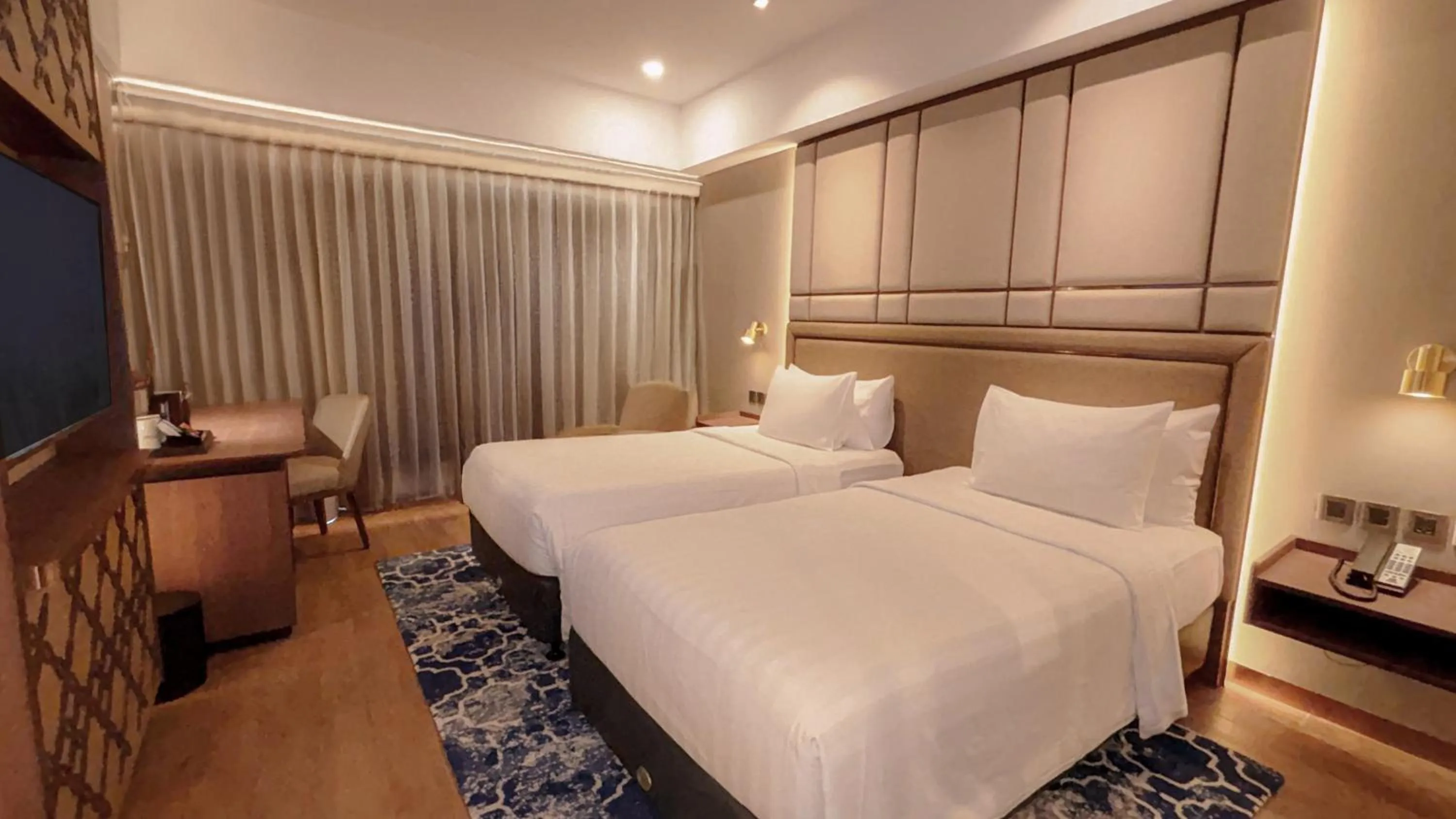 Bed in Aston Sentul Lake Resort & Conference Center