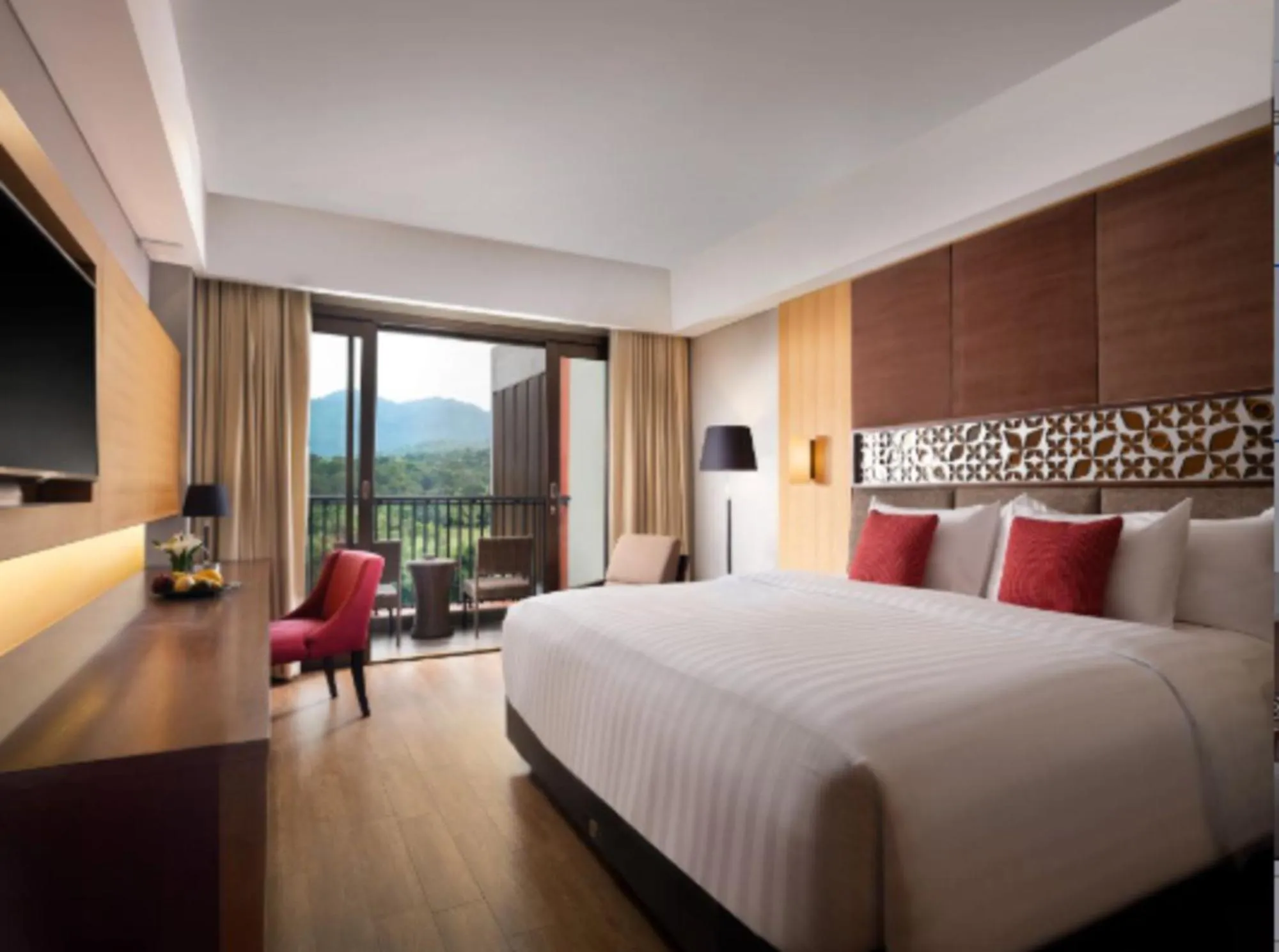 Bed in Aston Sentul Lake Resort & Conference Center