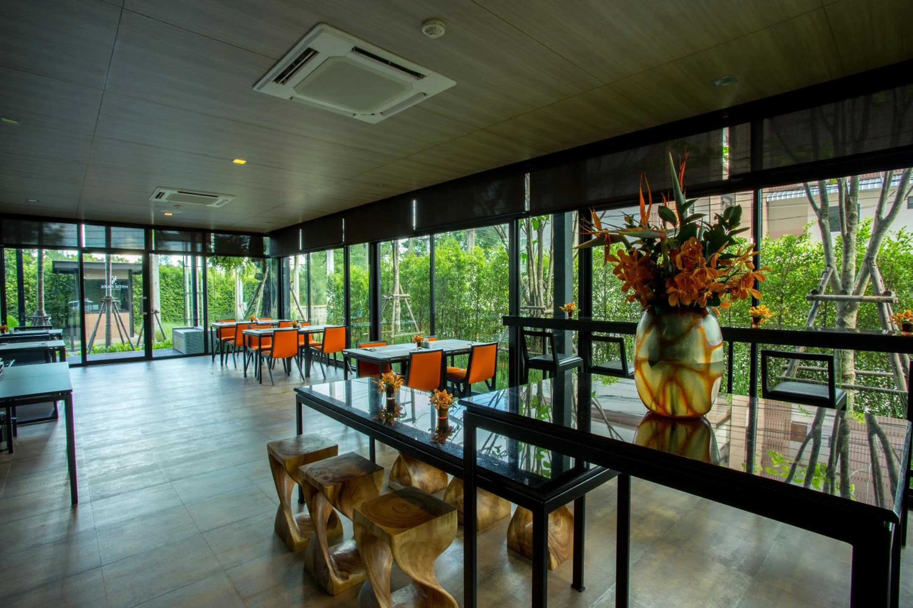 Restaurant/places to eat in Hyde Park Chiangmai