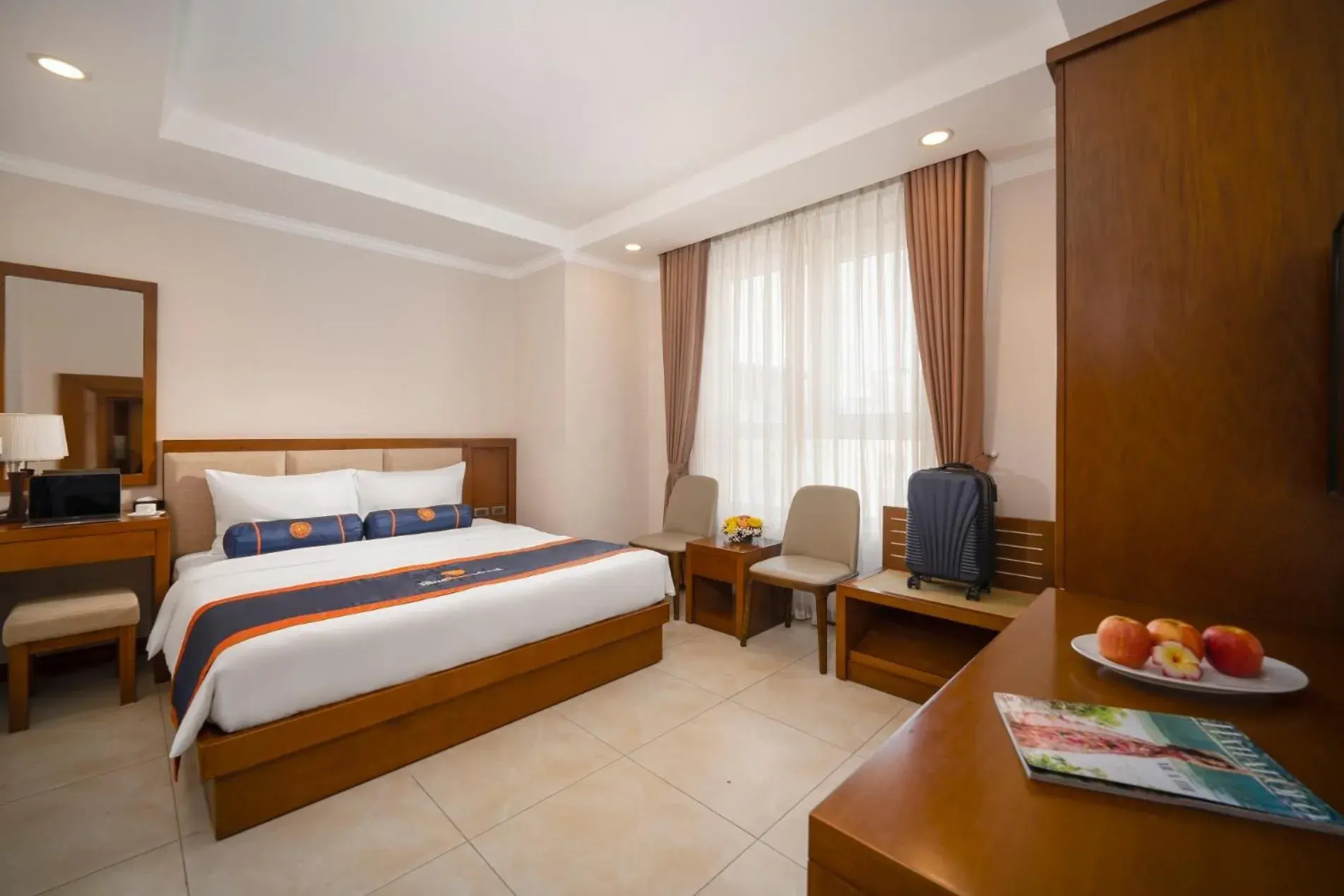 Deluxe King Room with Partial Sea View - Afternoon Tea Included in BlueSun Danang Beach Hotel Deluxe King Room with Partial Sea View - Afternoon Tea Included in BlueSun Danang Beach Hotel