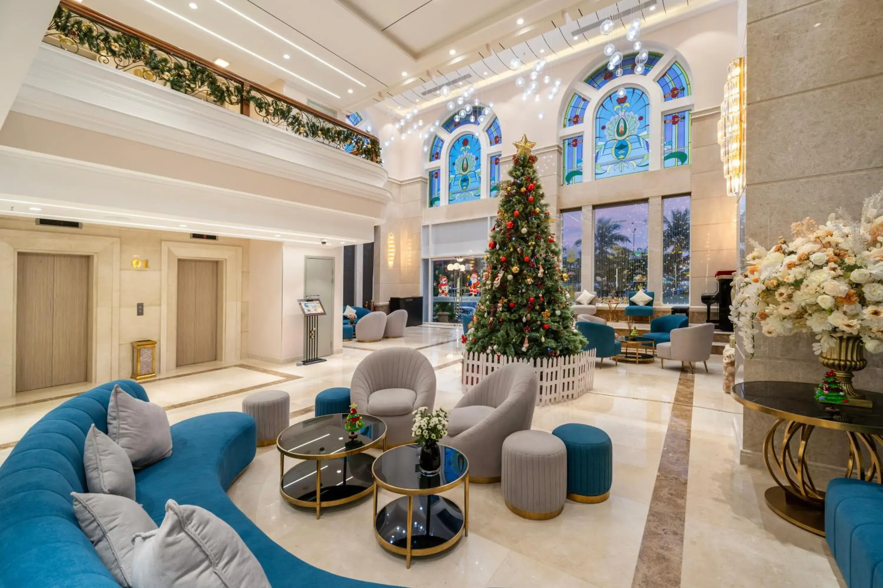 Living room in BlueSun Danang Beach Hotel Living room in BlueSun Danang Beach Hotel