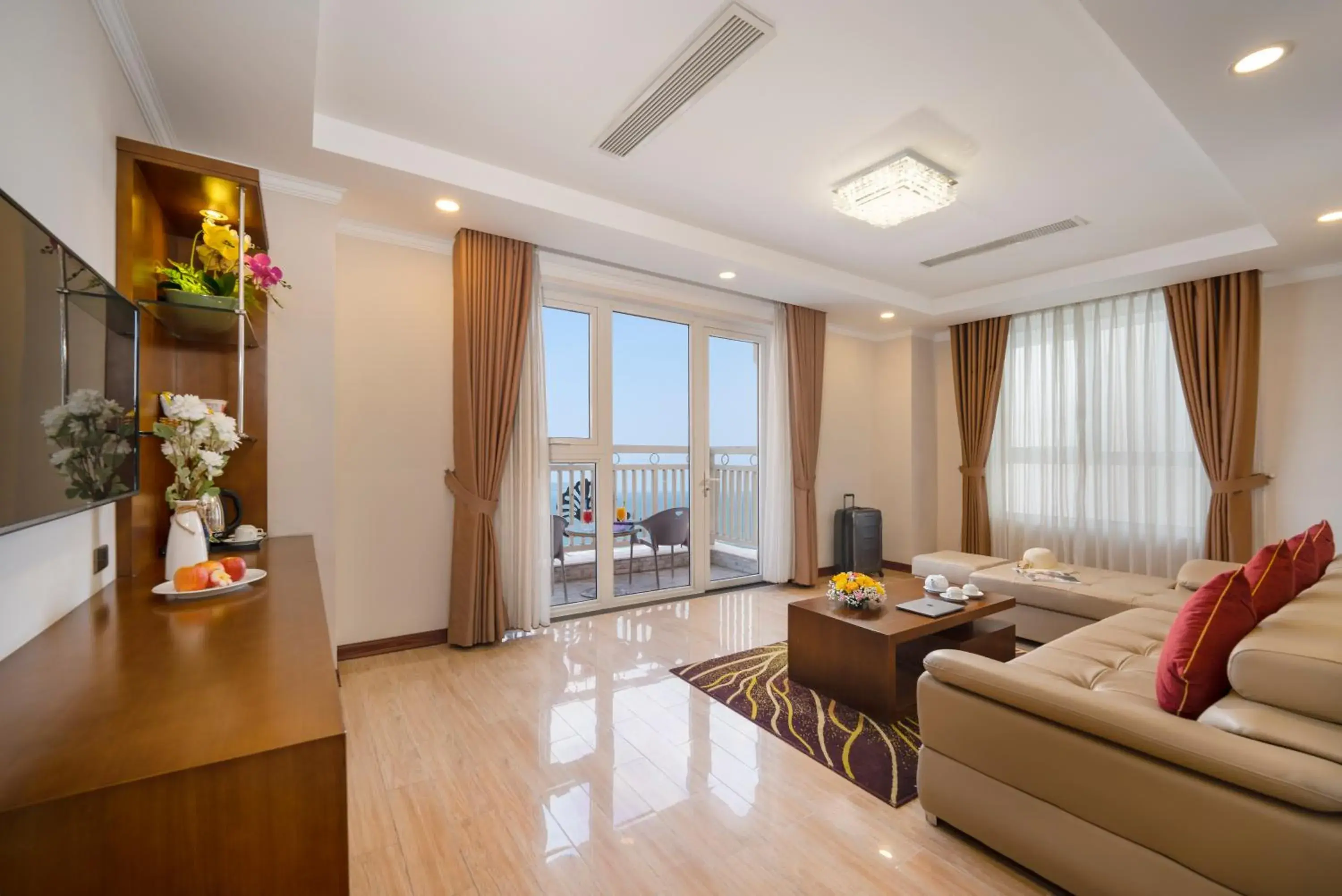 King Suite Ocean View with Balcony - Afternoon Tea Included in BlueSun Danang Beach Hotel King Suite Ocean View with Balcony - Afternoon Tea Included in BlueSun Danang Beach Hotel