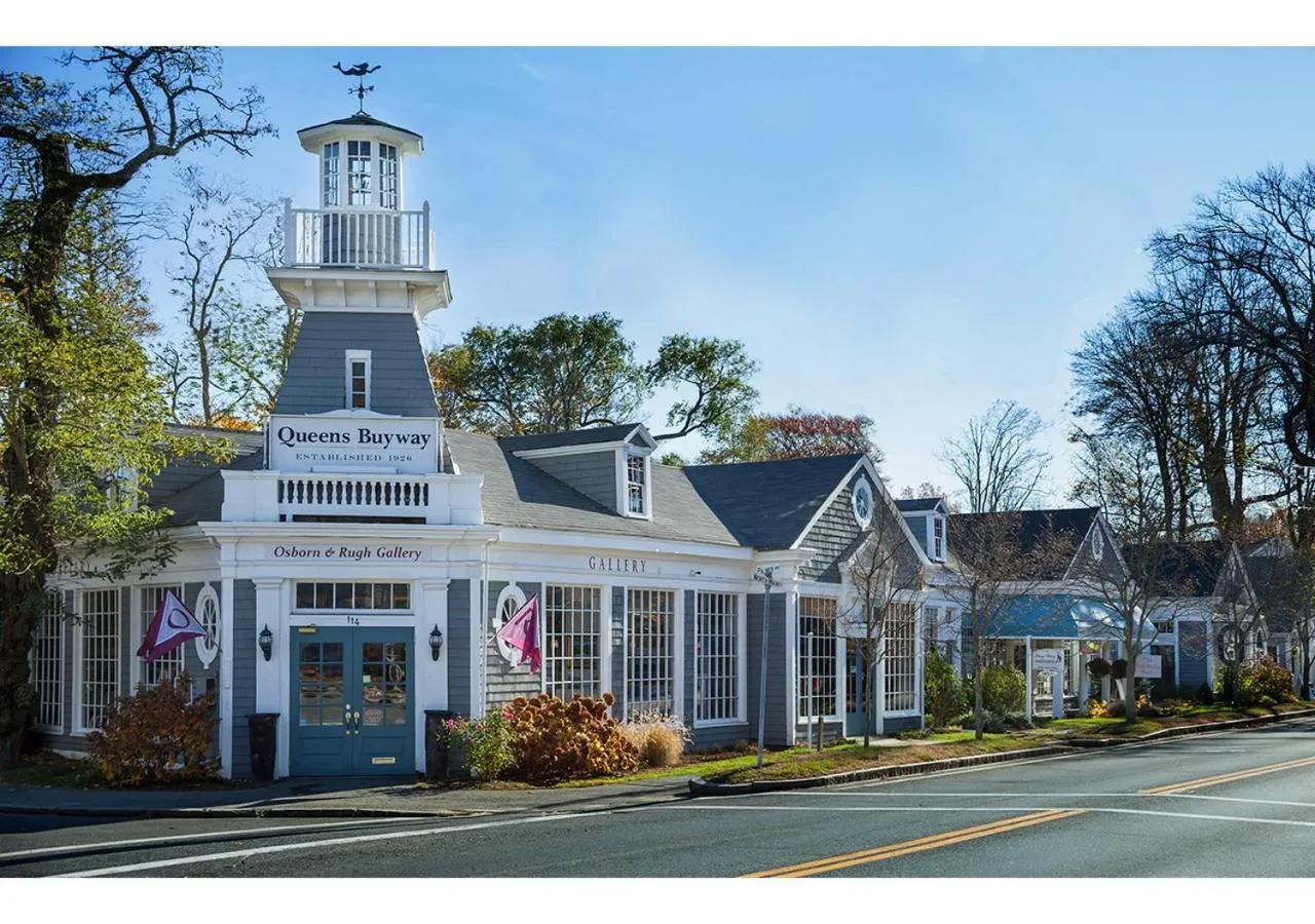 Shopping Area in Inn on the Square