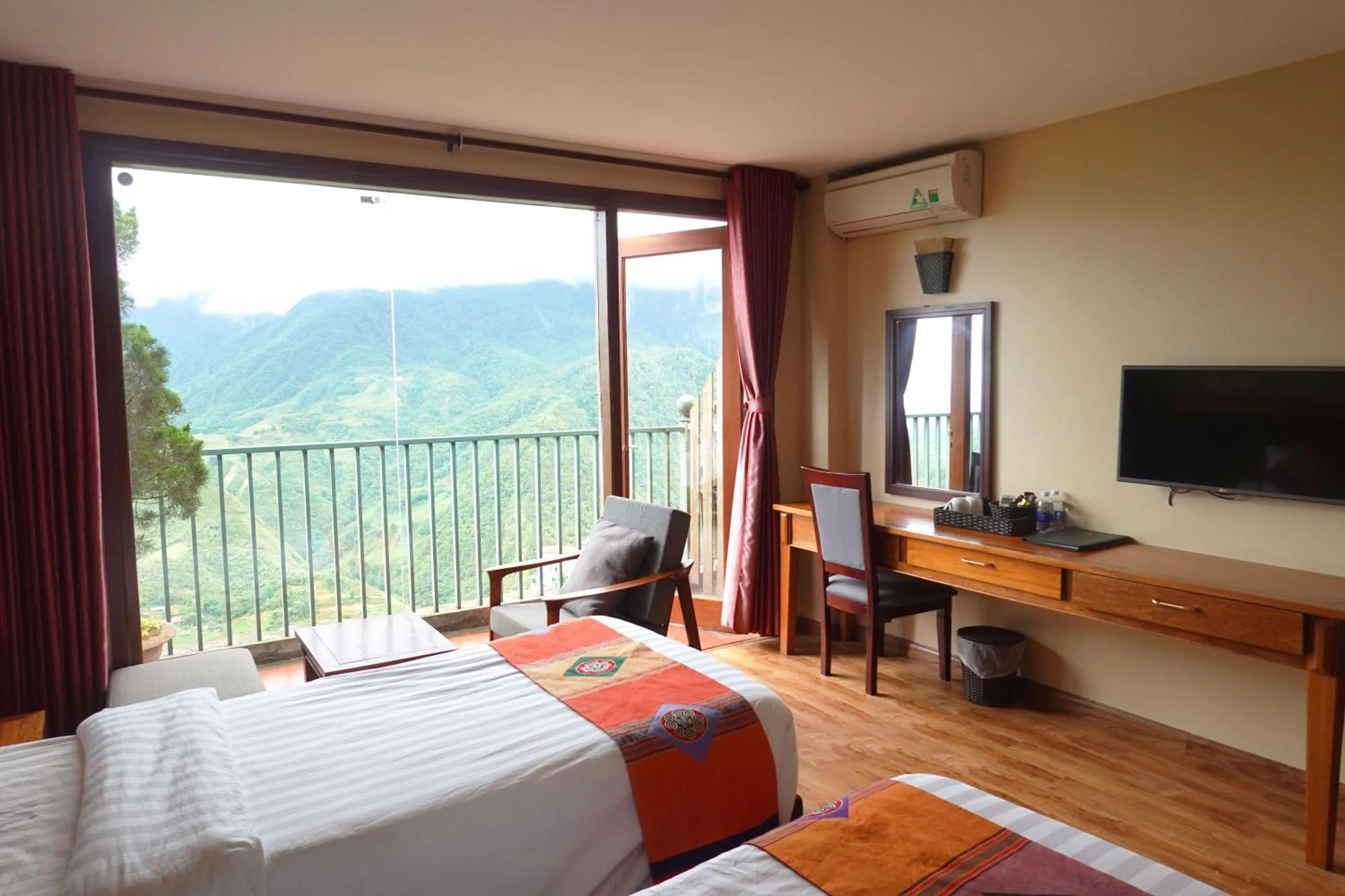 Bed in Sapa Vista Hotel