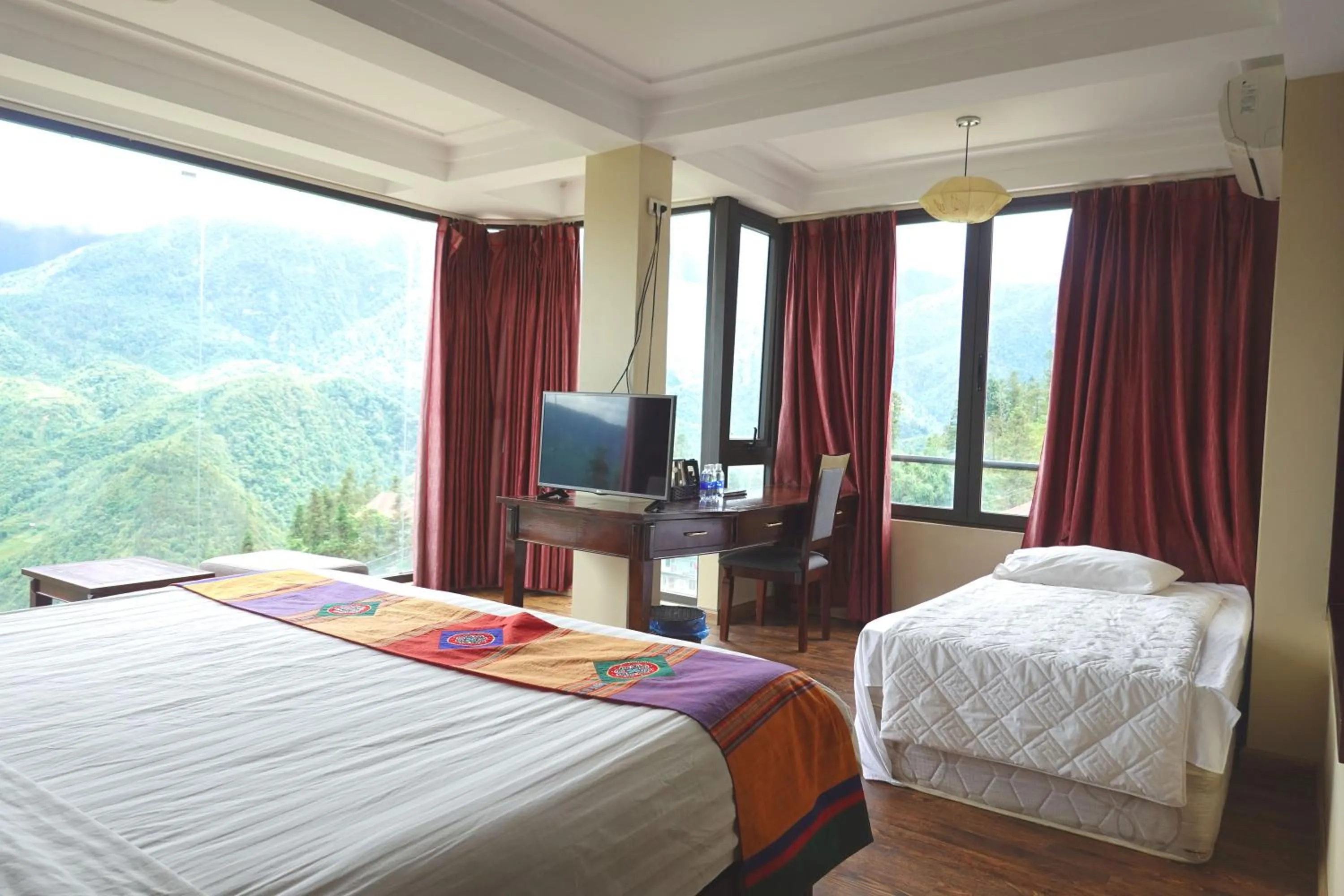 Bed in Sapa Vista Hotel