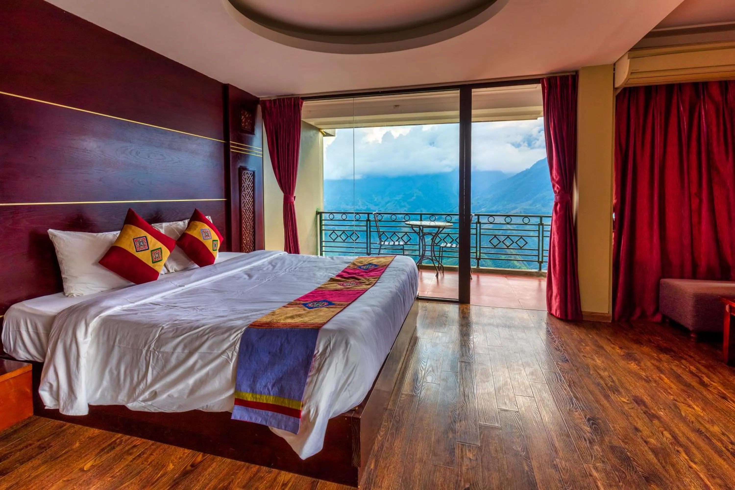Bed in Sapa Vista Hotel