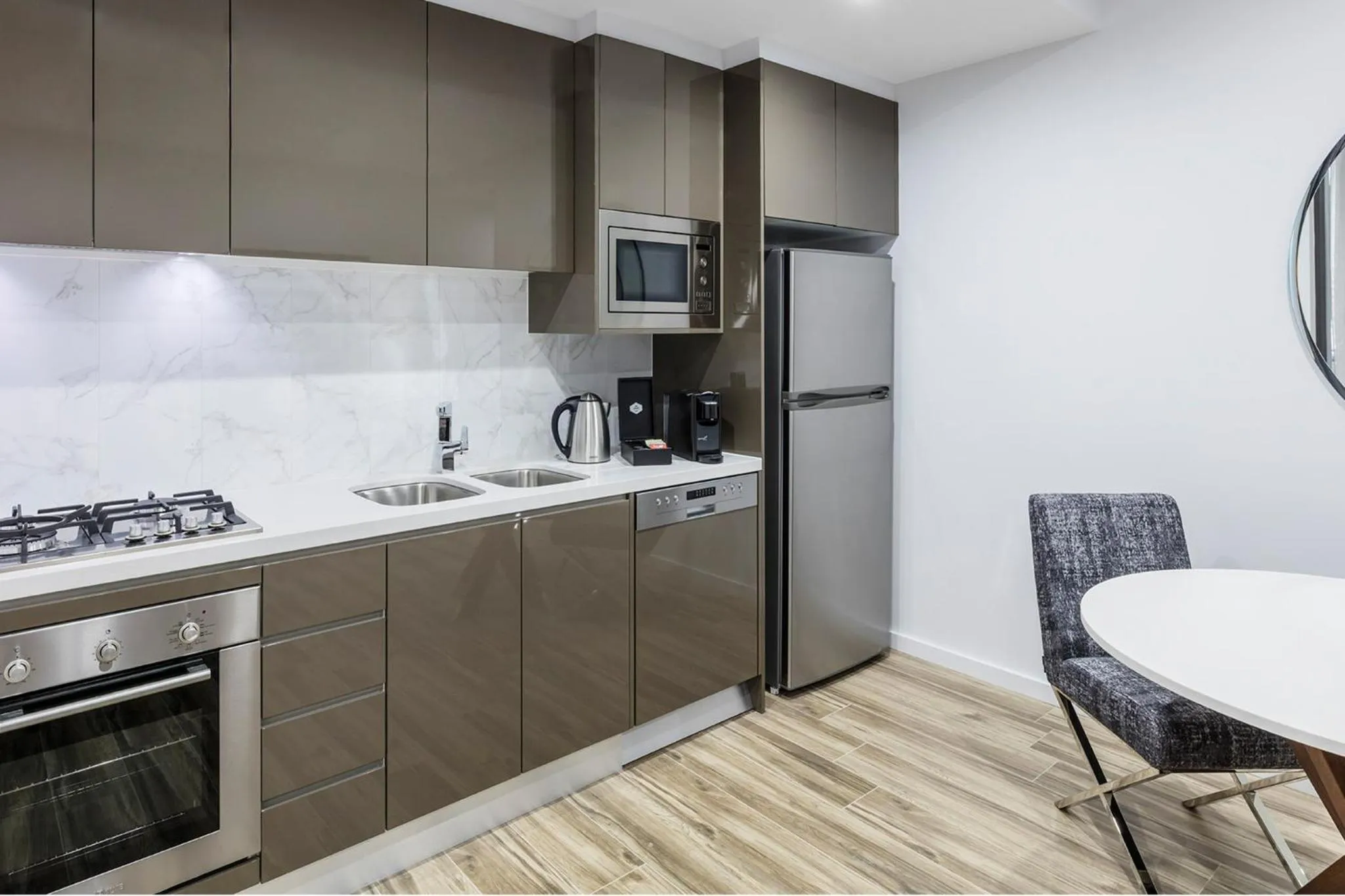 Kitchen or kitchenette in Meriton Suites Mascot Central