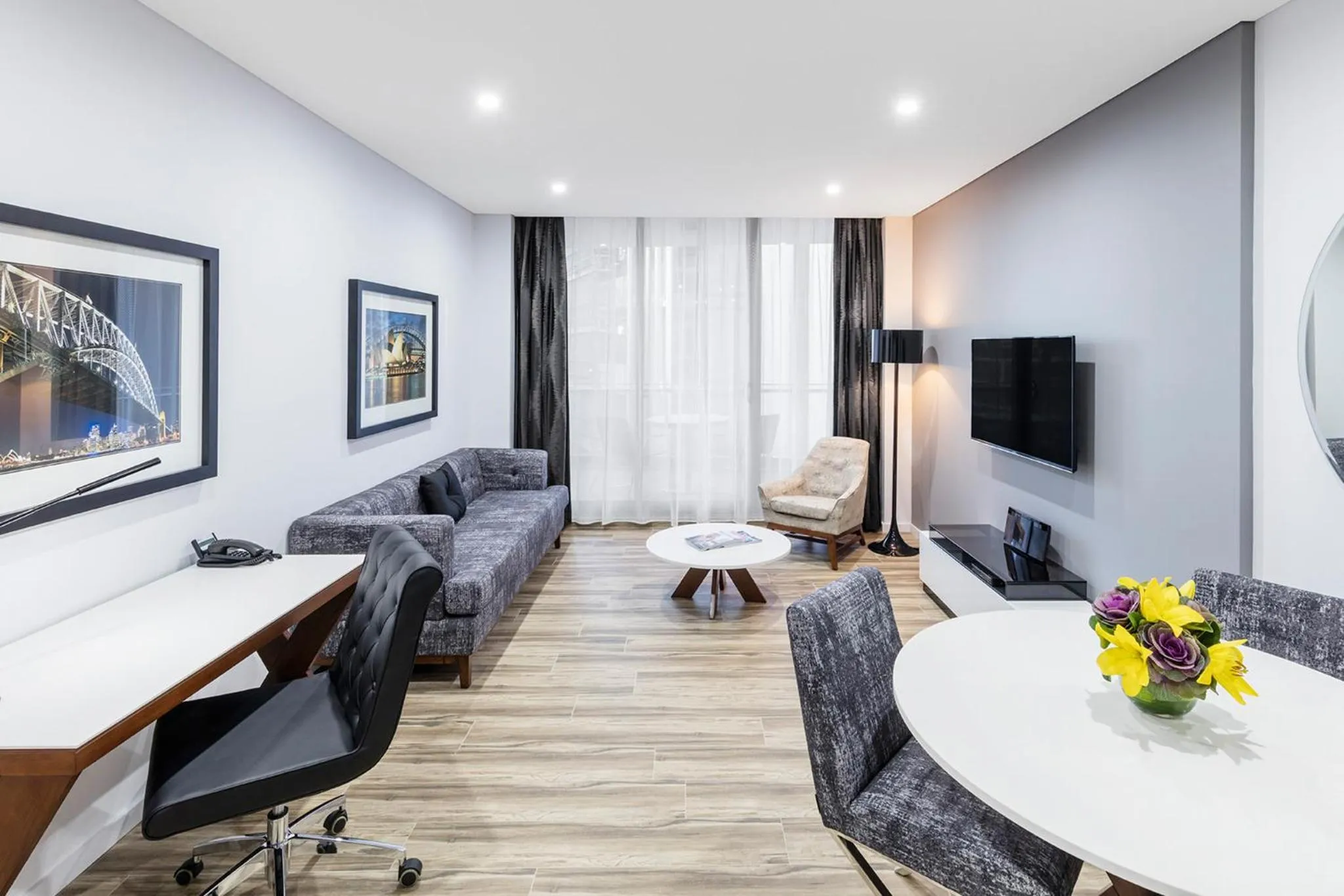 TV and multimedia in Meriton Suites Mascot Central