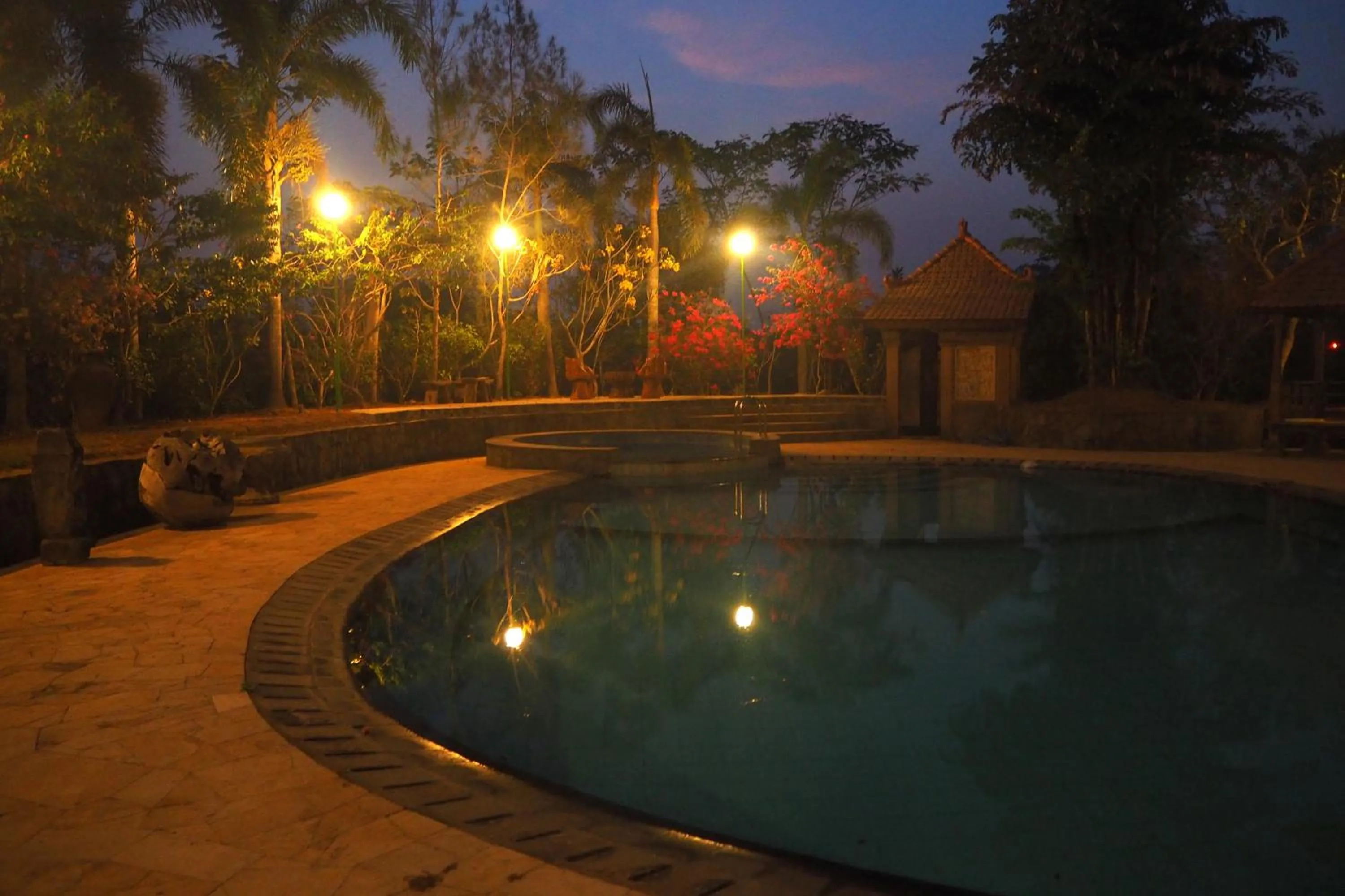 Swimming pool in The Gecho Inn Country