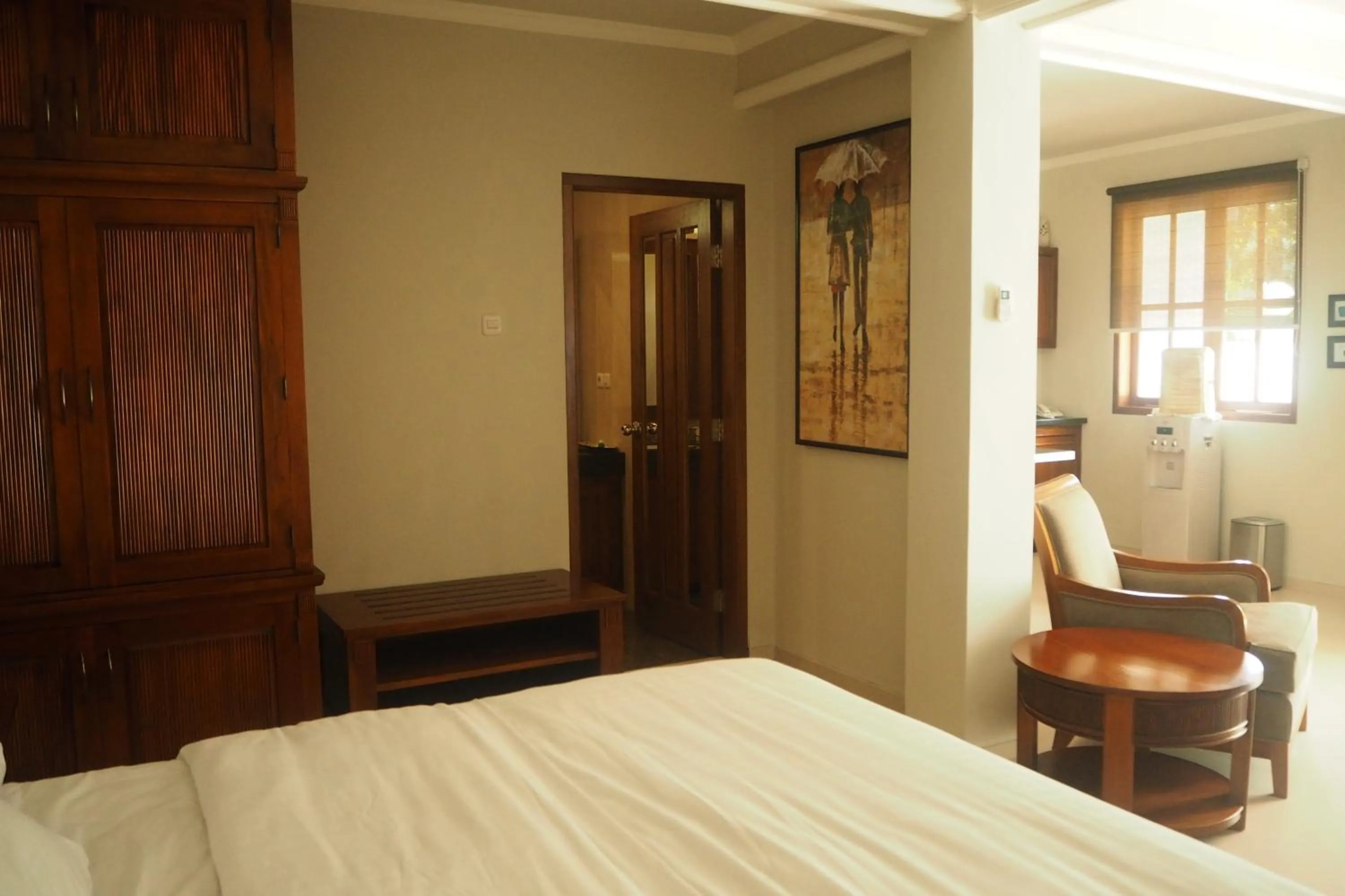 Seating area, Bed in The Gecho Inn Country