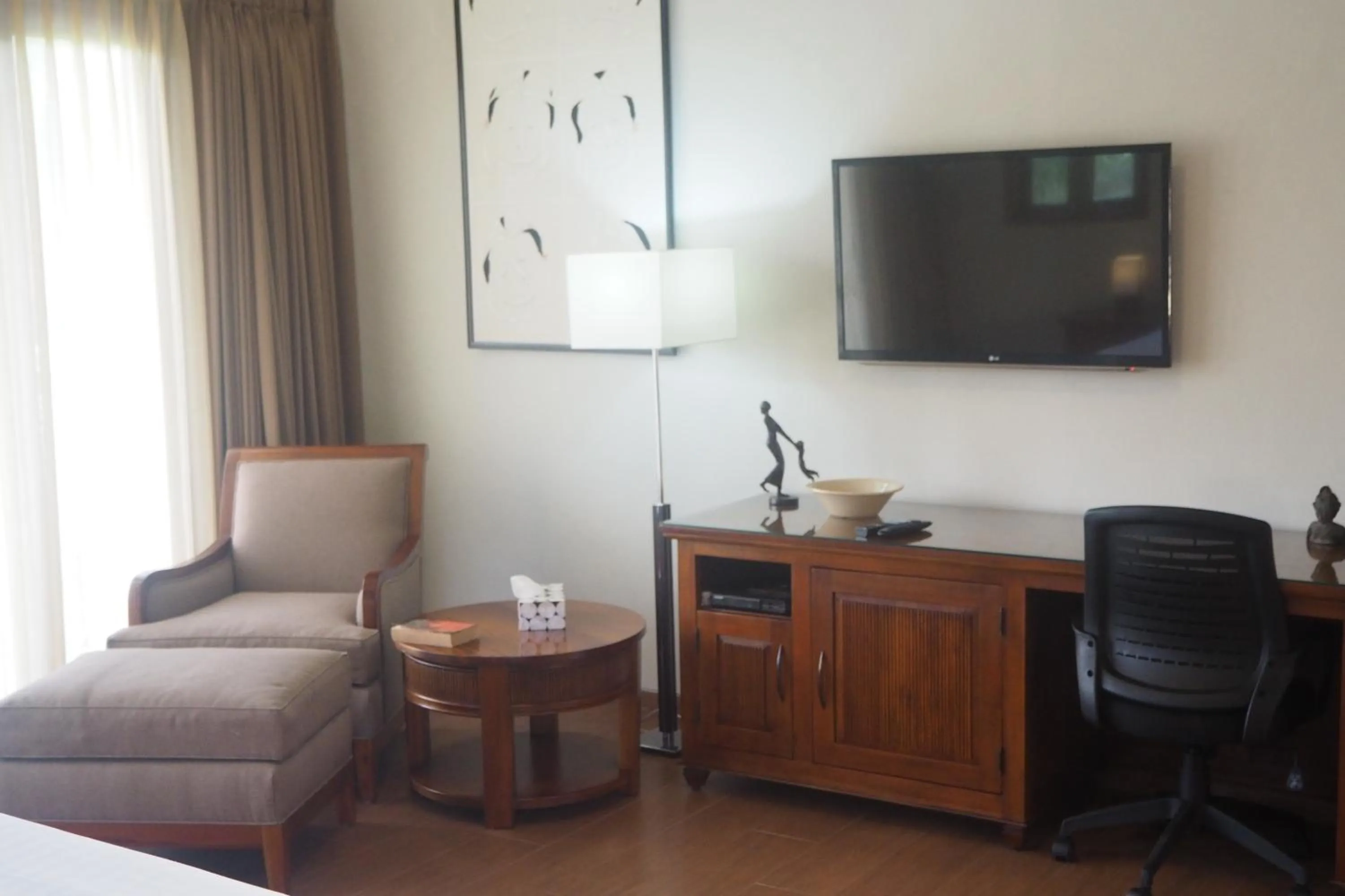 TV and multimedia in The Gecho Inn Country