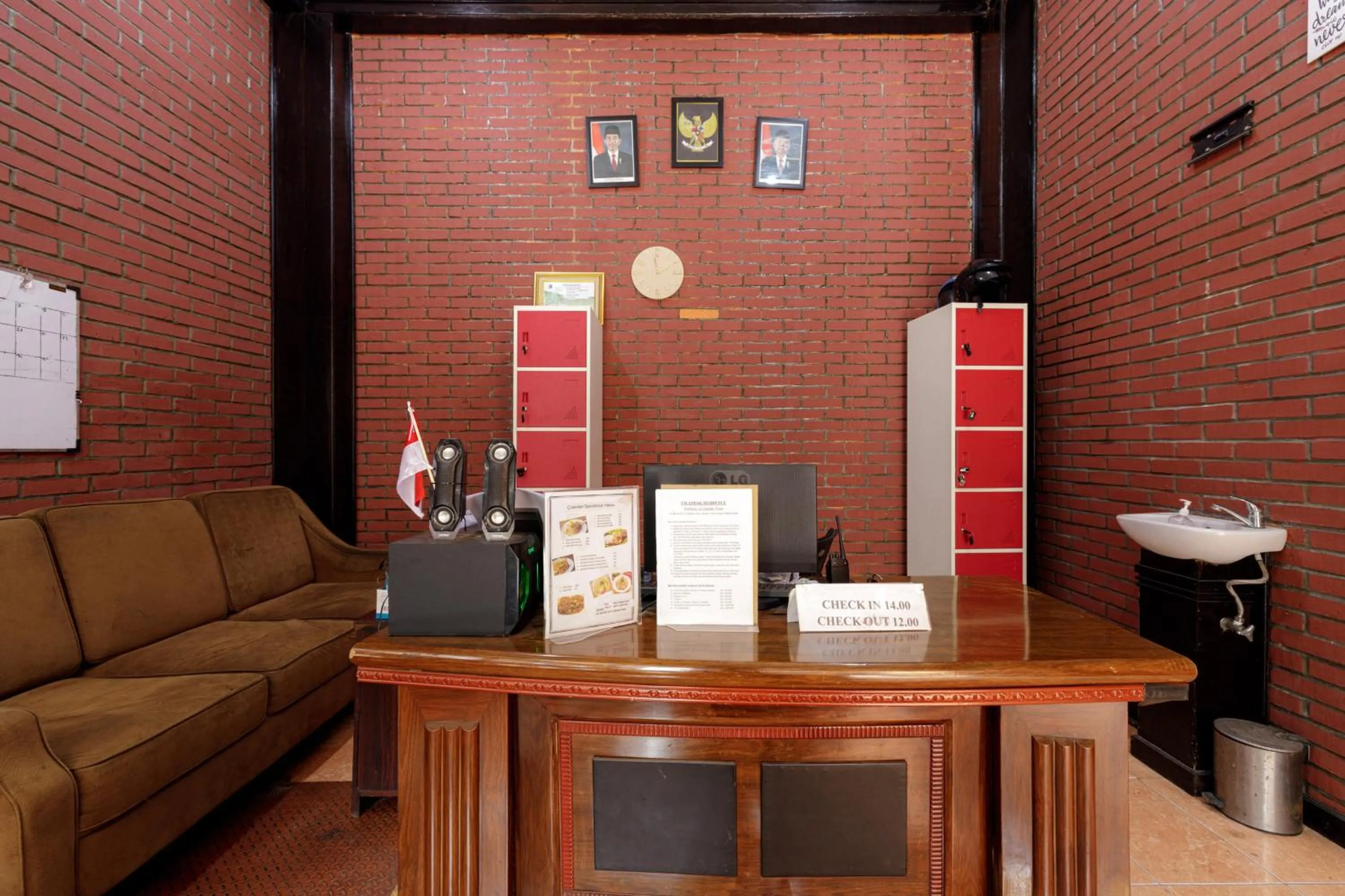 Lobby or reception in RedDoorz @ Cilandak Timur