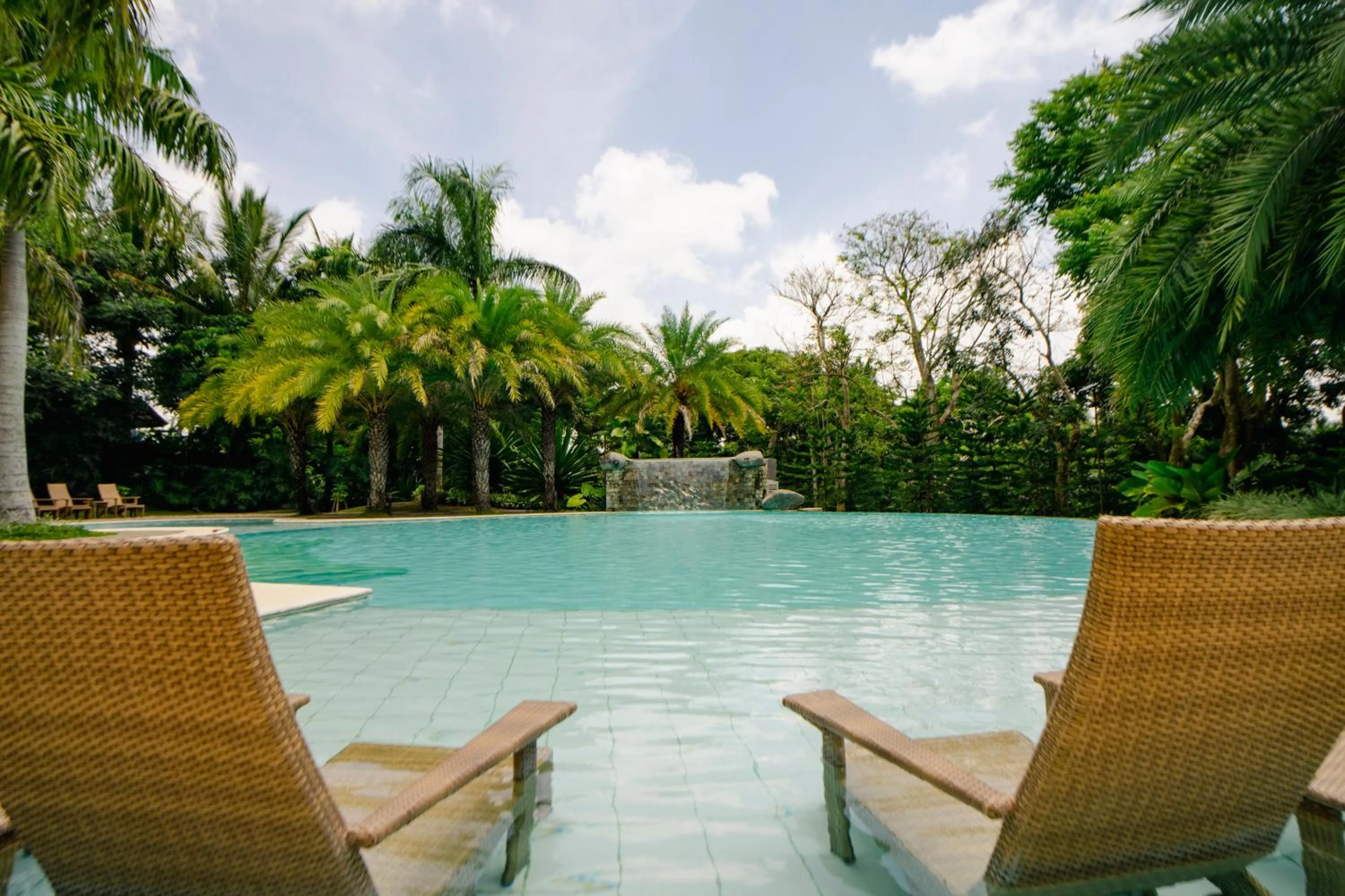 Swimming pool in Abagatan ti Manila