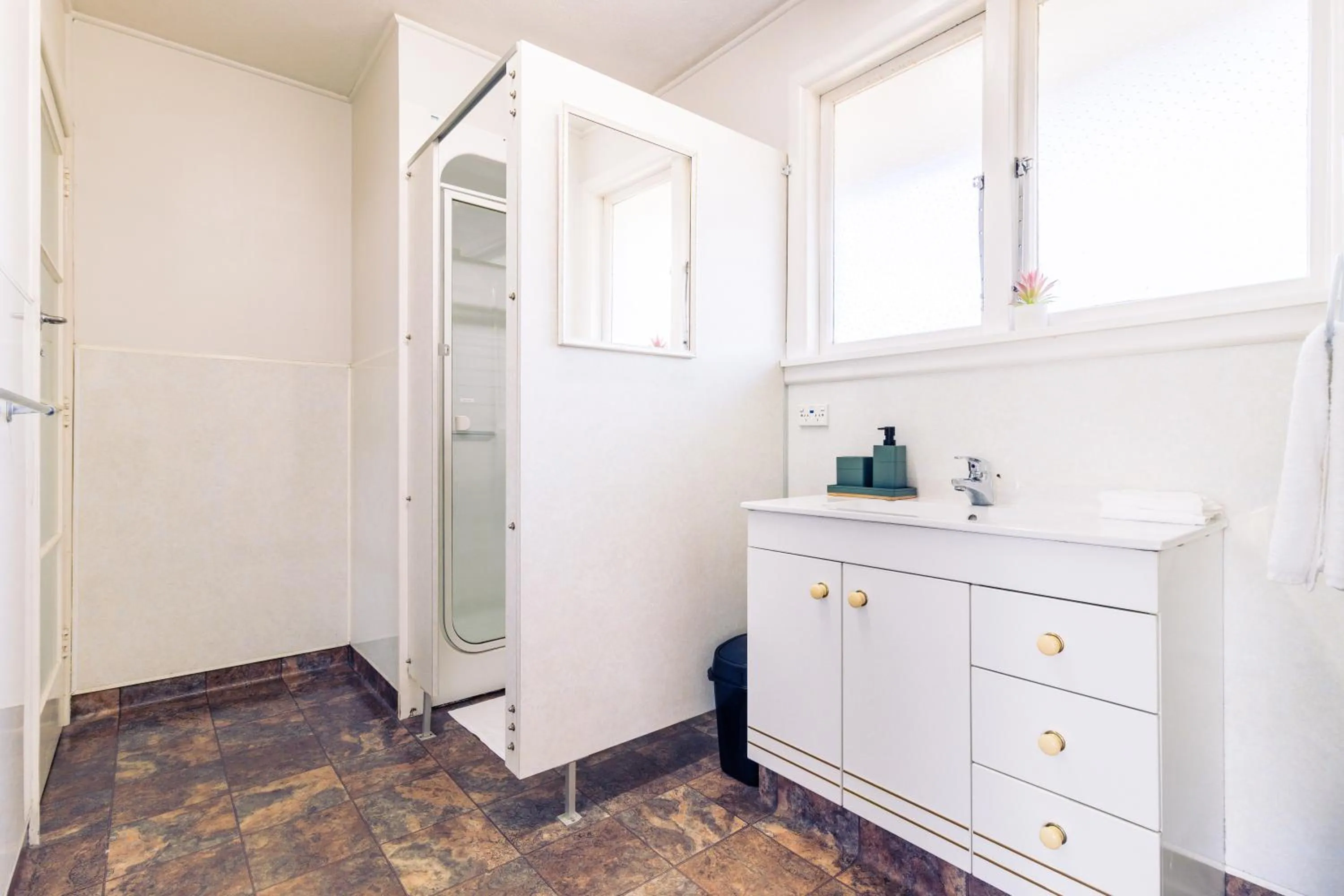 Shower in Belle Bonne Motel