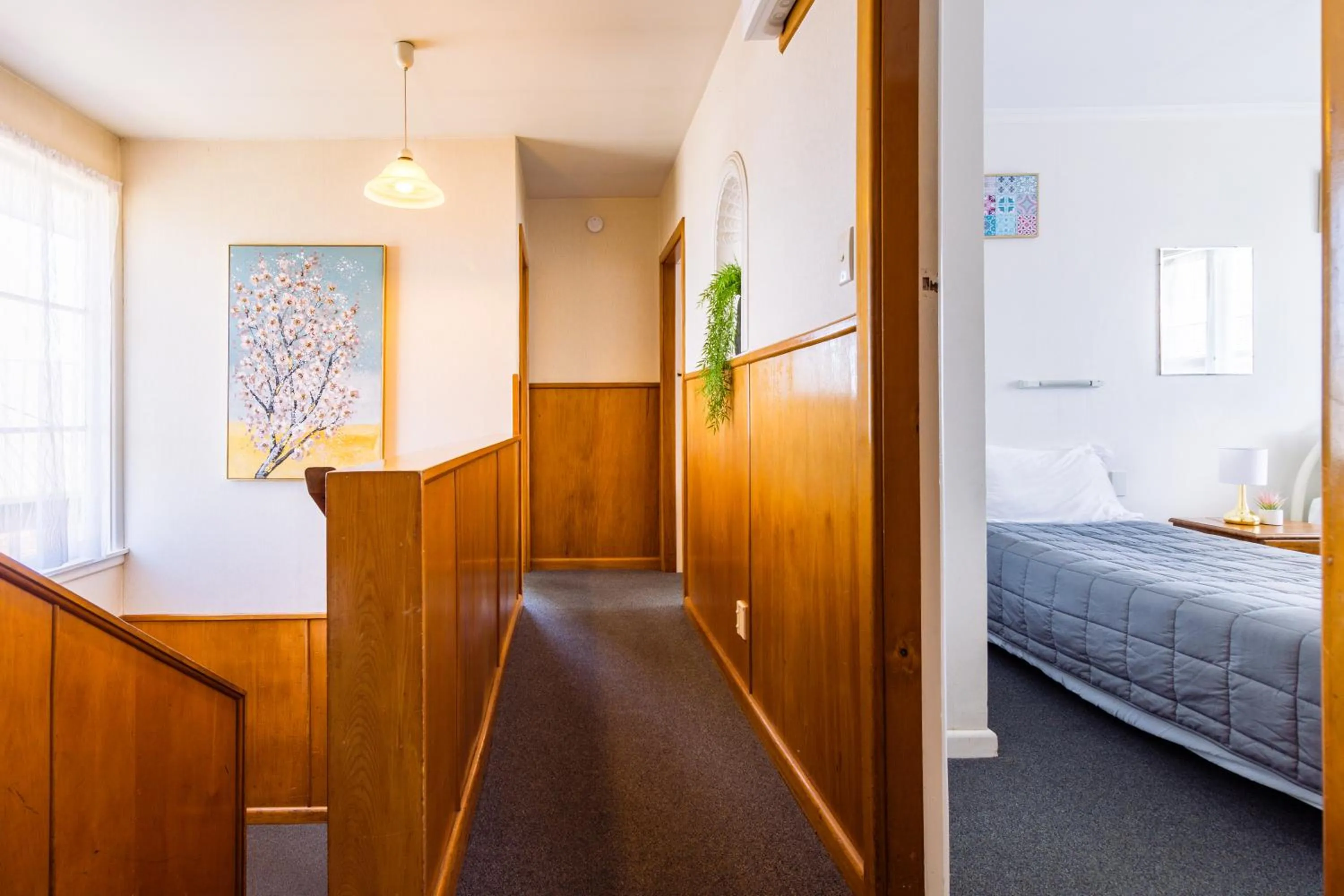 Facade/entrance, Bed in Belle Bonne Motel