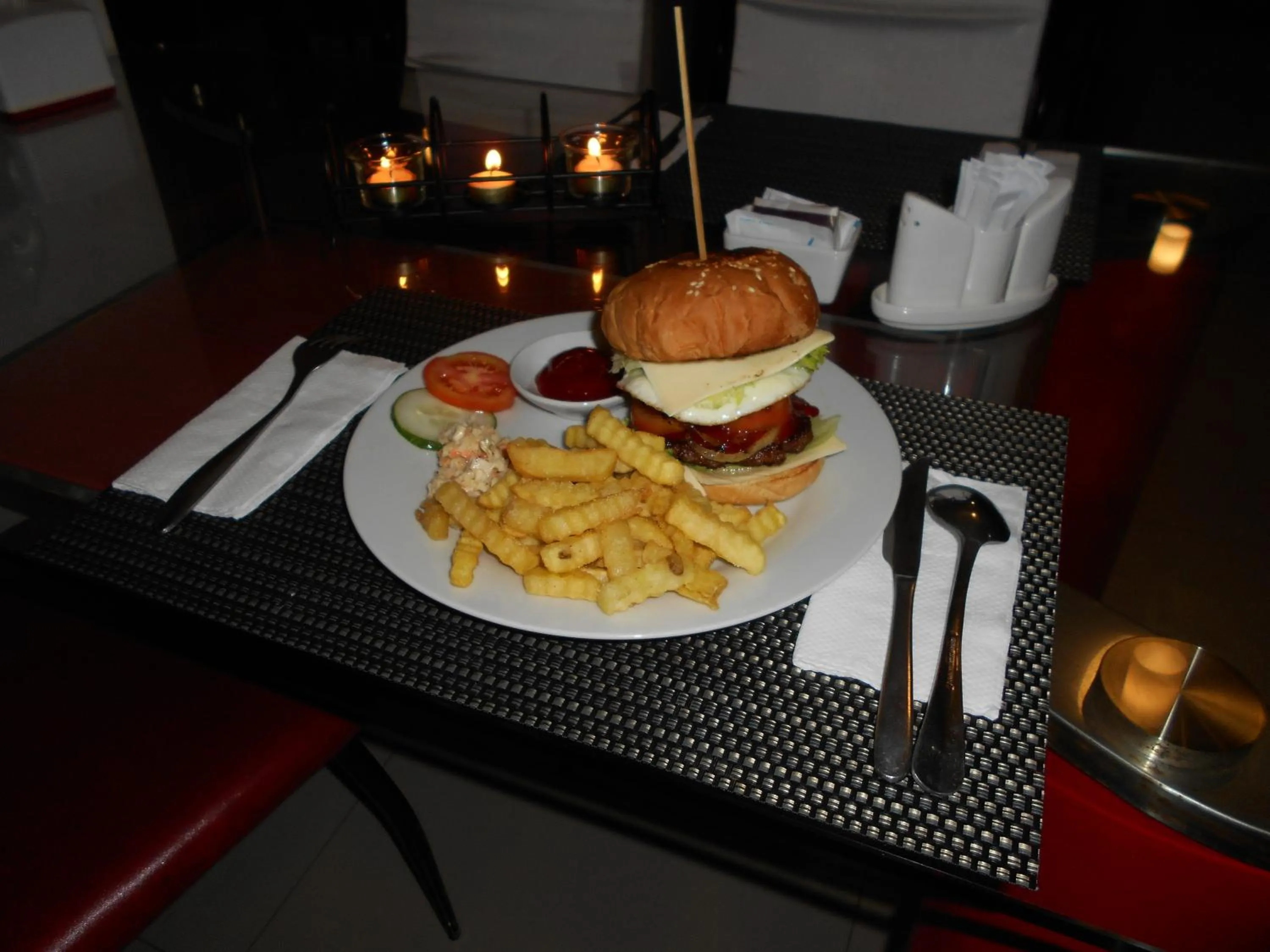 Lunch in Silver Fern Beach Retreat