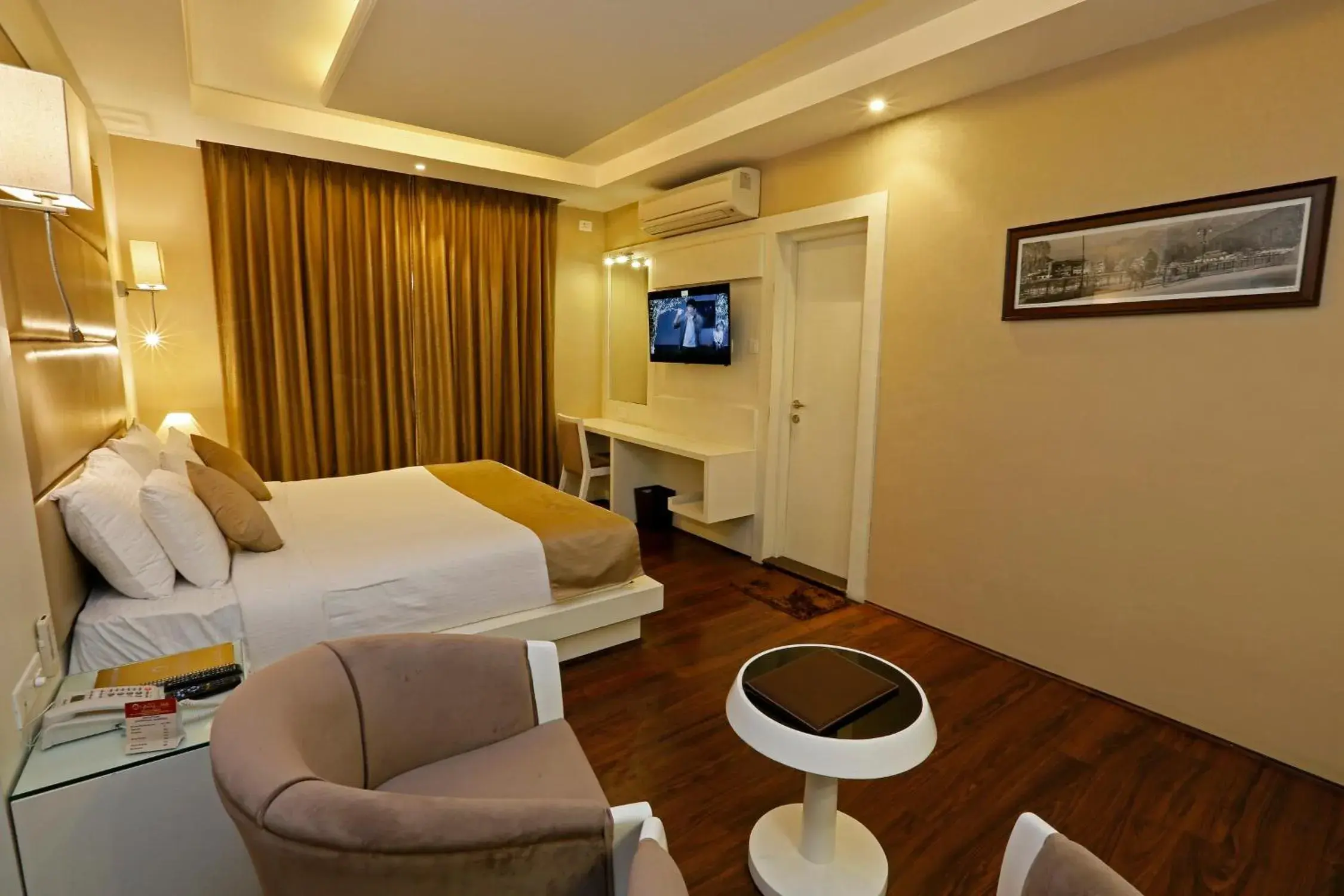 Photo of the whole room in Clarks inn srinagar Photo of the whole room in Clarks inn srinagar