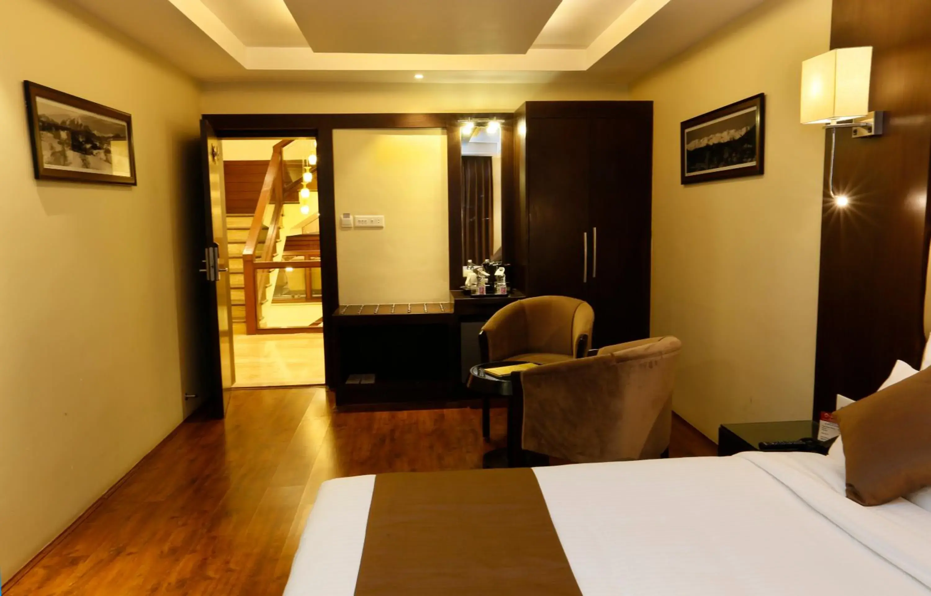 Photo of the whole room, Bed in Clarks inn srinagar Photo of the whole room, Bed in Clarks inn srinagar