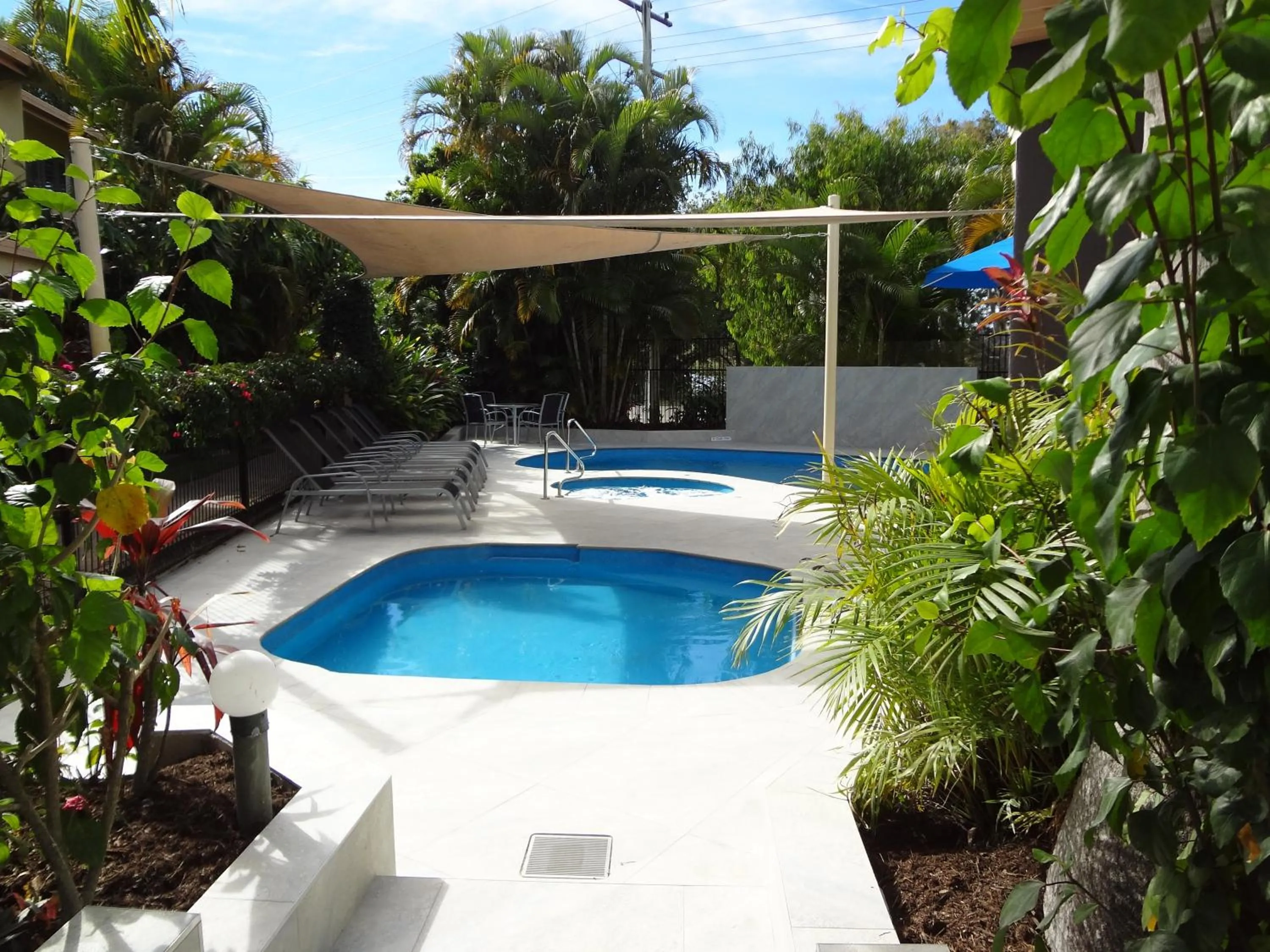 Swimming pool in Noosa Gardens Riverside Resort