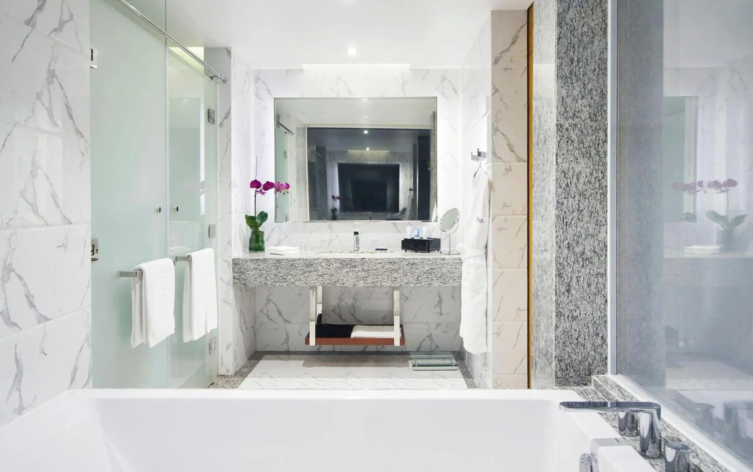 Bathroom in Meliá Yangon Bathroom in Meliá Yangon