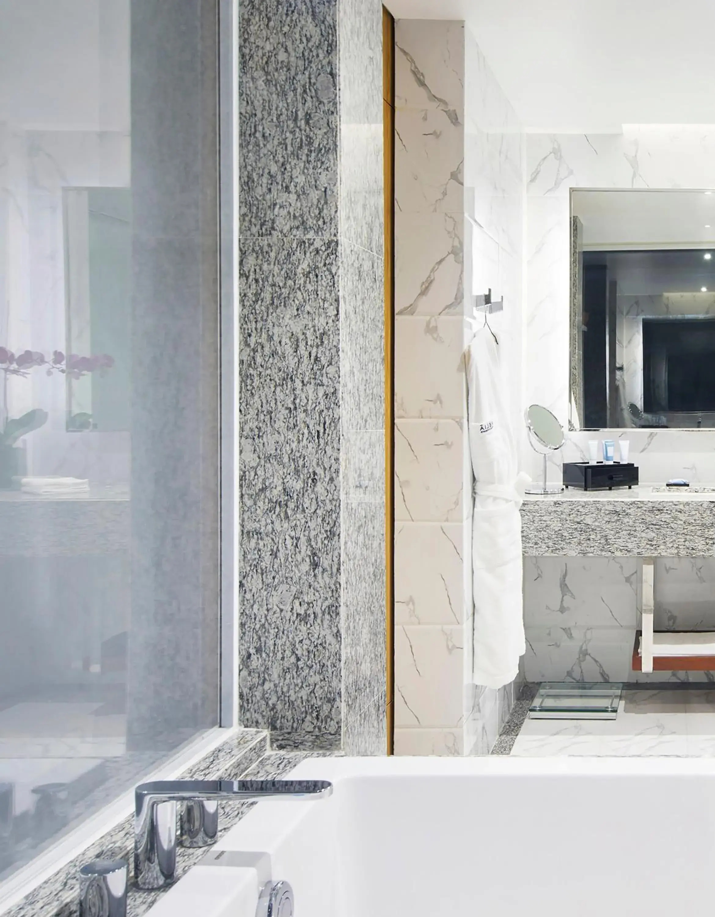 Bathroom in Meliá Yangon Bathroom in Meliá Yangon