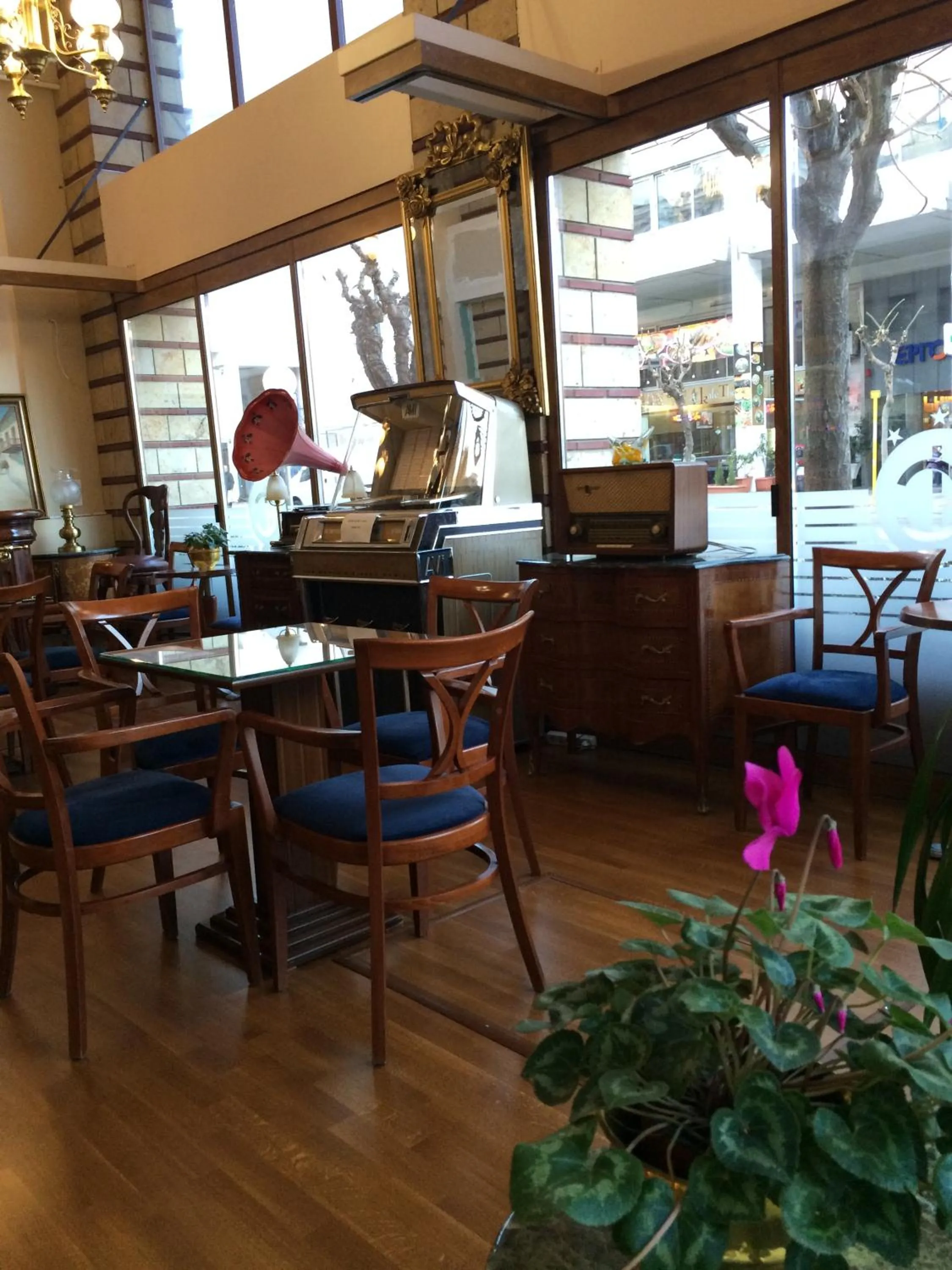 Communal lounge/ TV room in Hotel Katerina