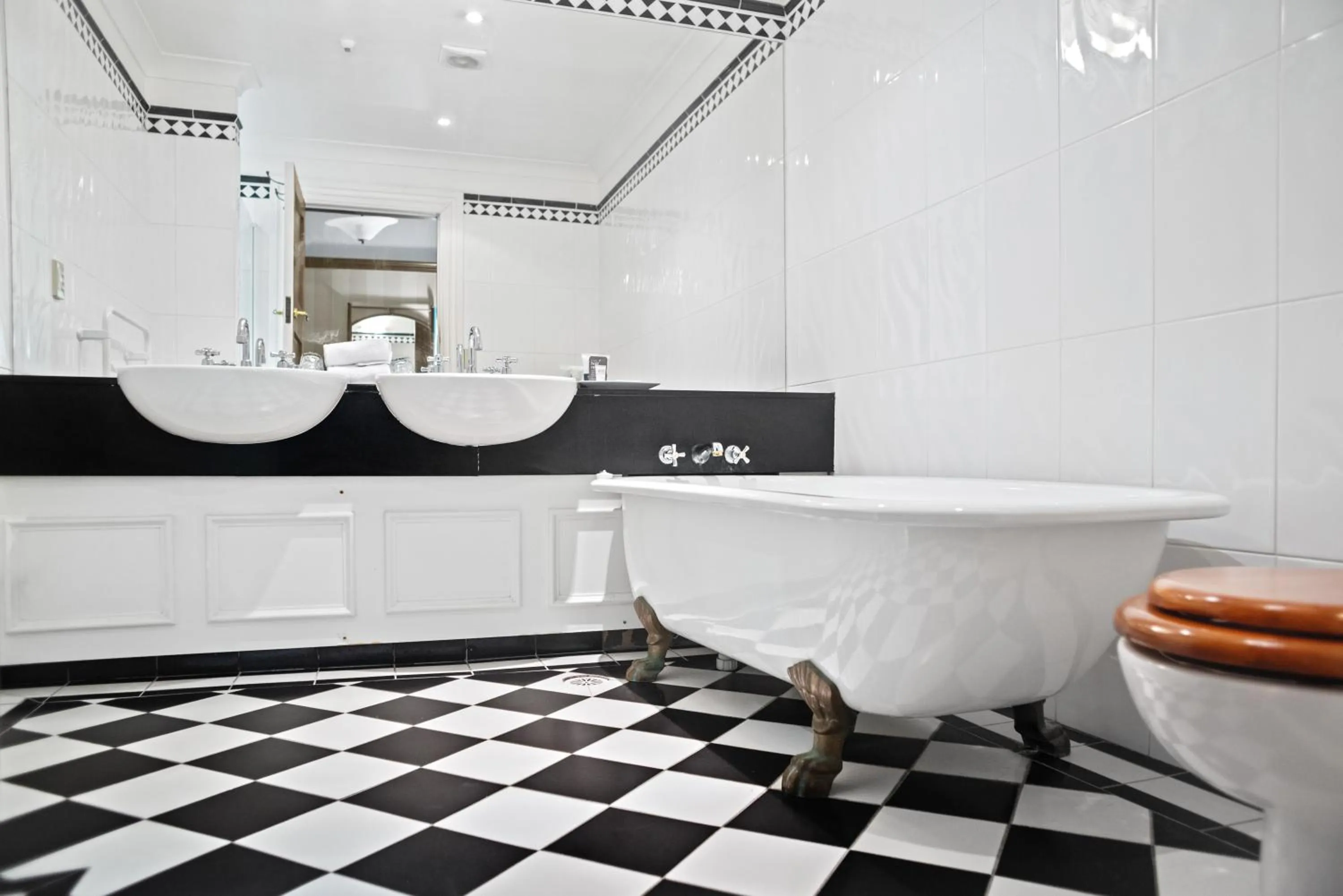 Wellesley Boutique Hotel